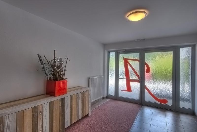 Luxury One-Bedroom Apartment photo 2