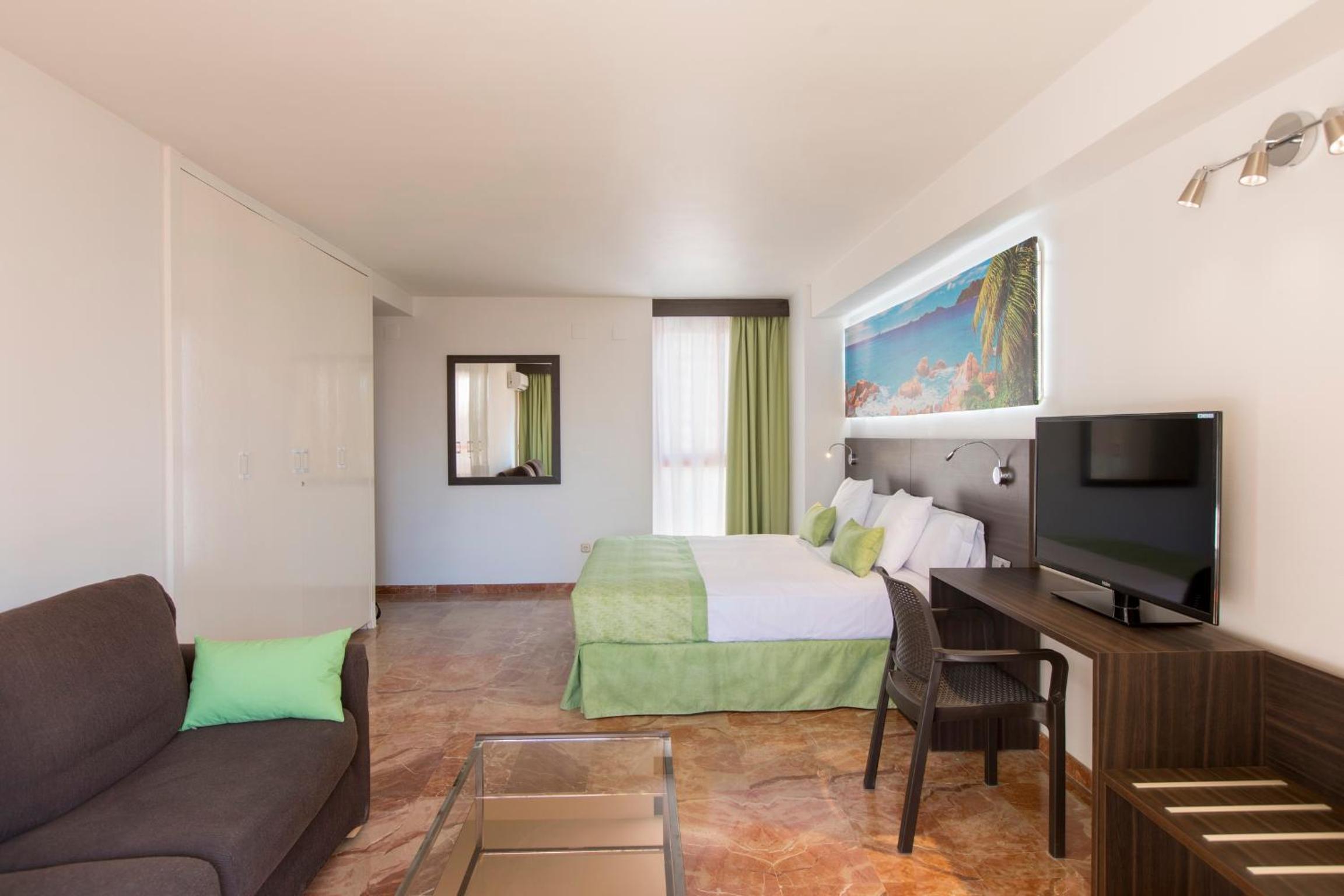 Two-Bedroom Apartment - Ground Floor (2 Adults + 1 Child) - Photo 11