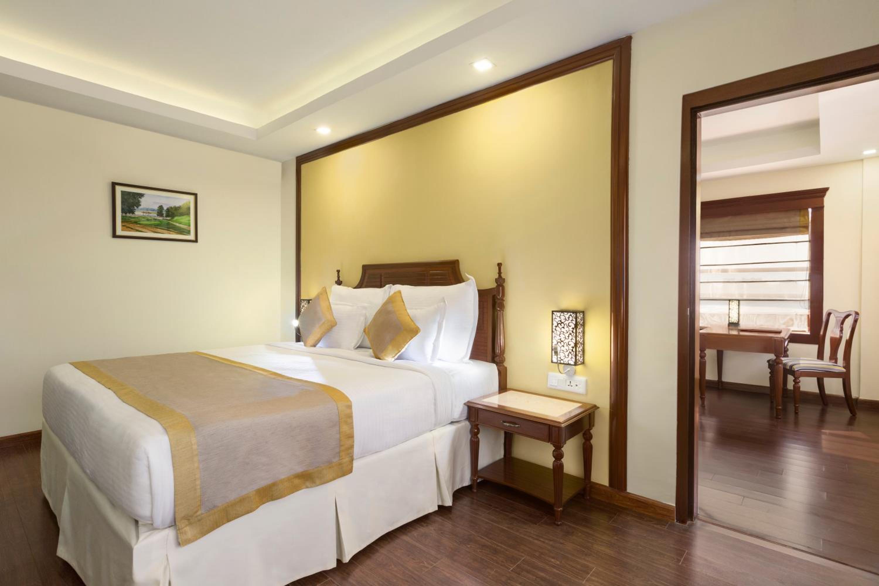 King Suite Non Smoking - Book & Unlock Exclusive Deals