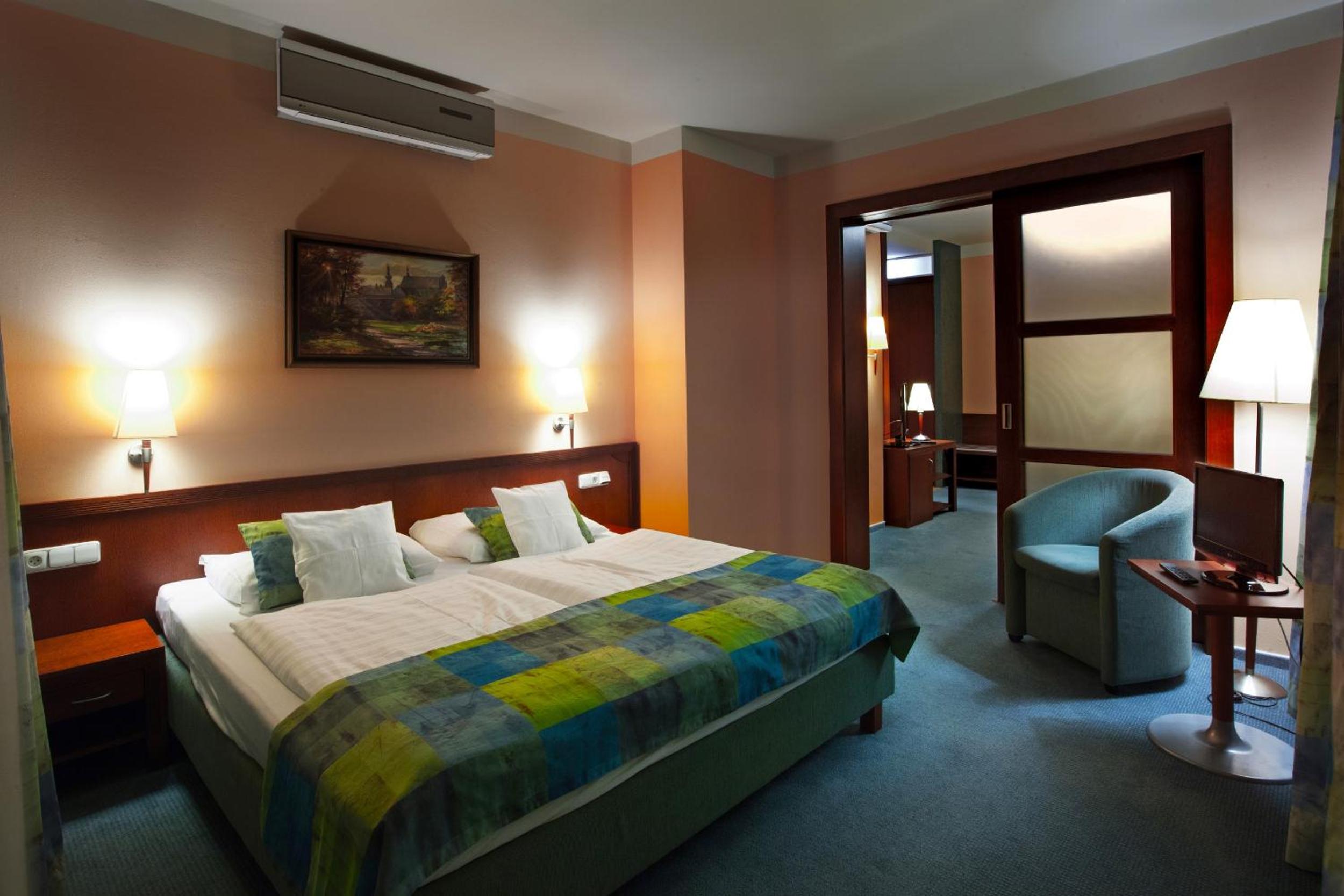 Superior Suite - Free Access to Spa - Photo 5