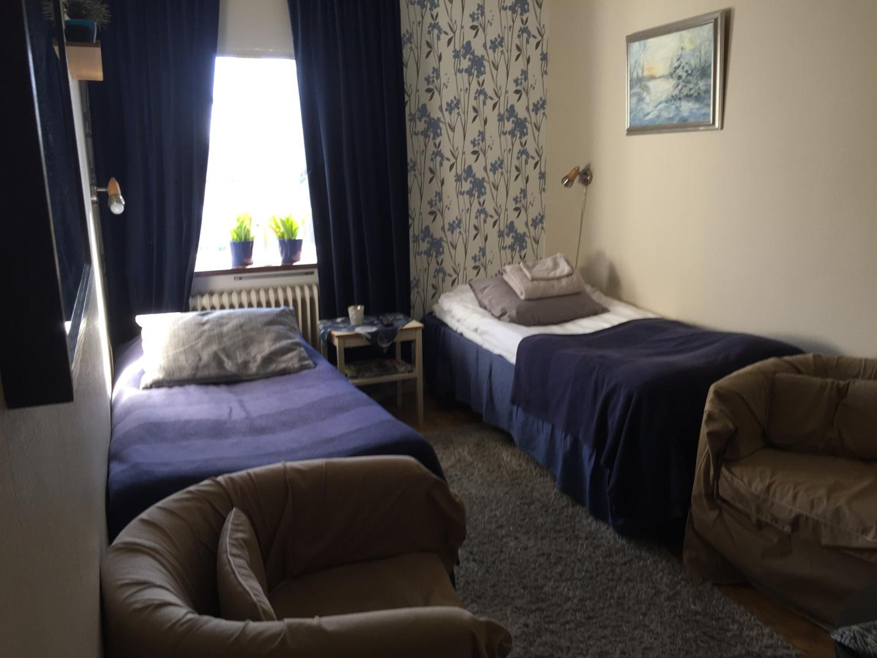Double or Twin Room with Private Bathroom - Photo 1
