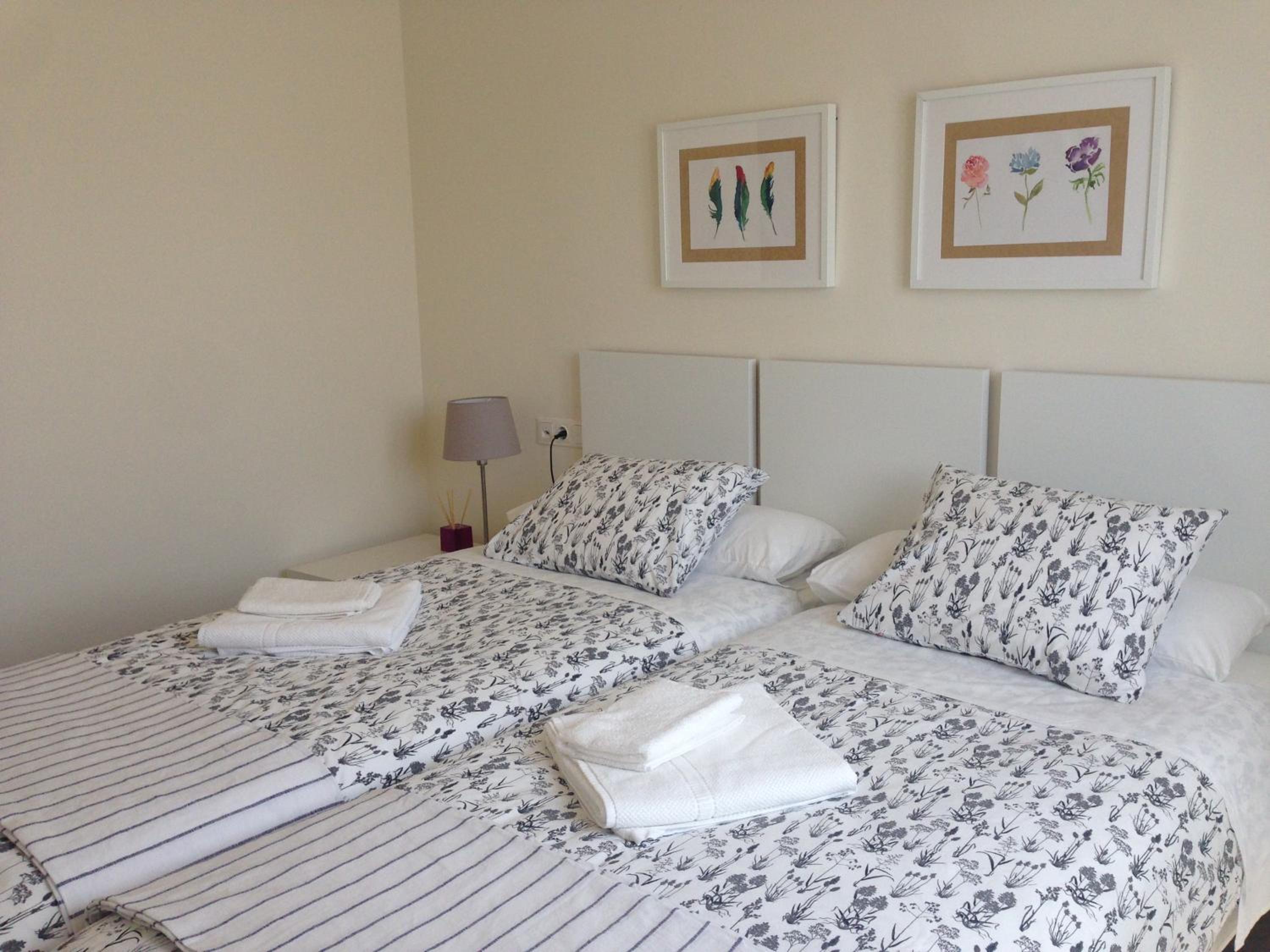 Two-Bedroom Apartment - Photo 31