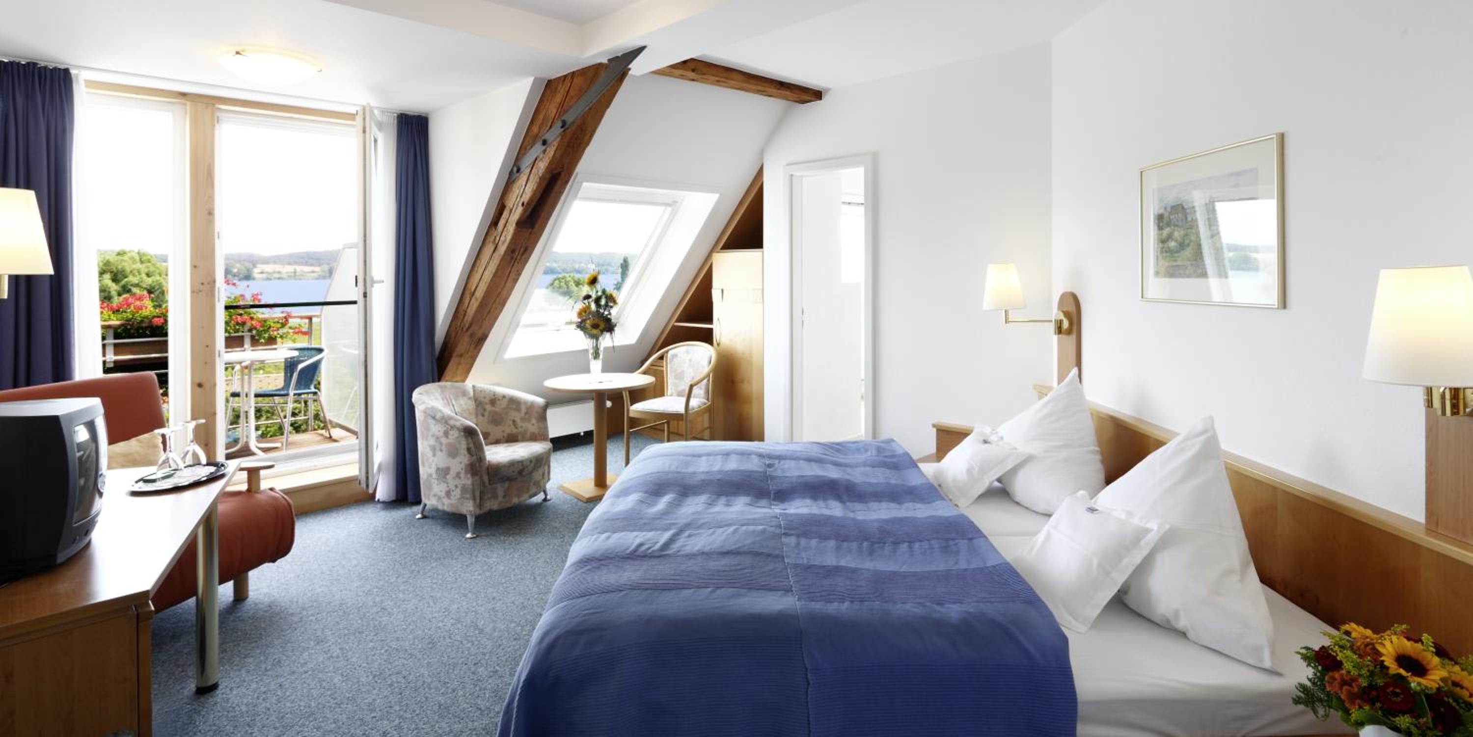 Comfort Double Room with Balcony Lake View