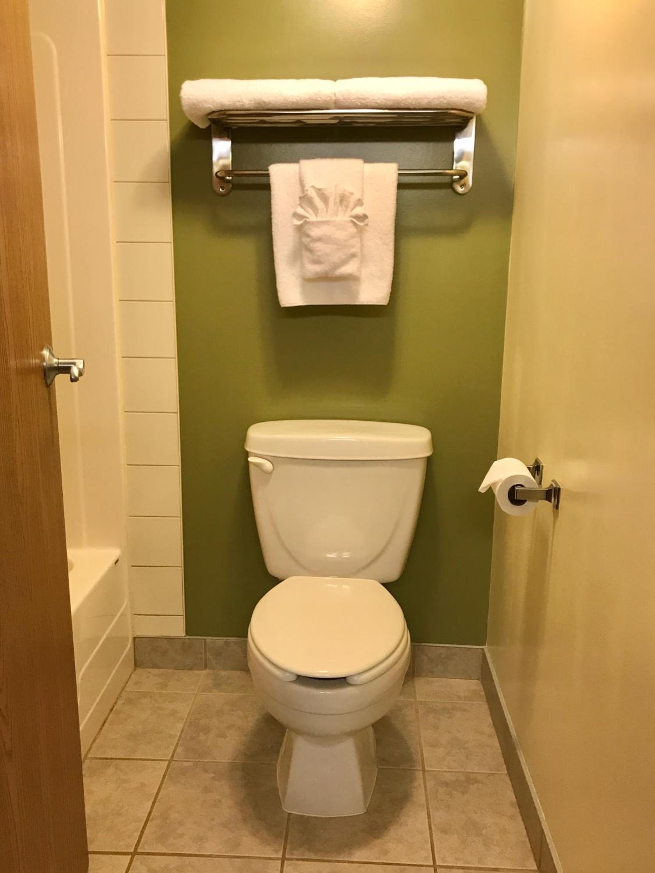 Junior King Suite - Non-Smoking - Photo 4