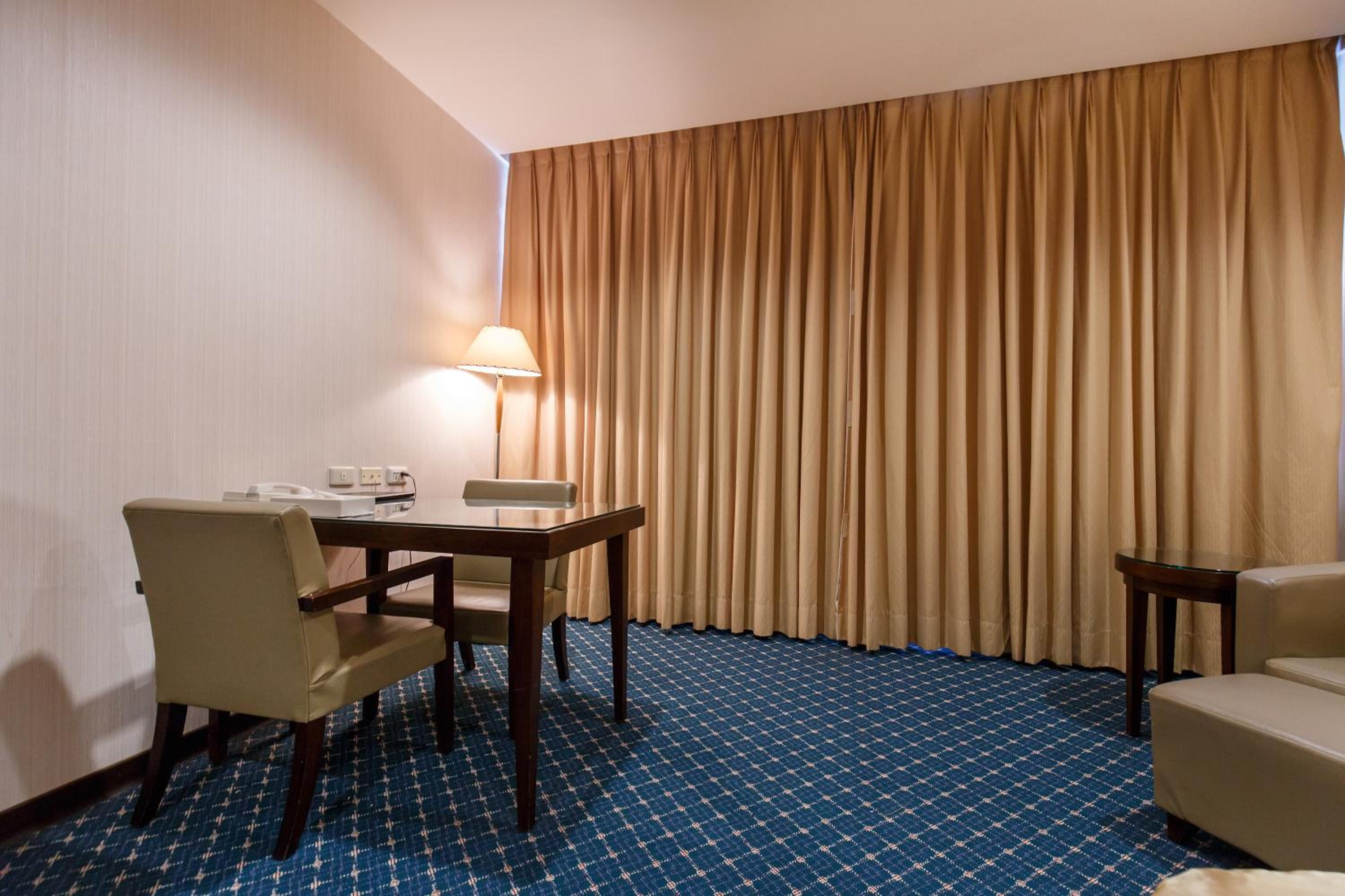 Deluxe Suite