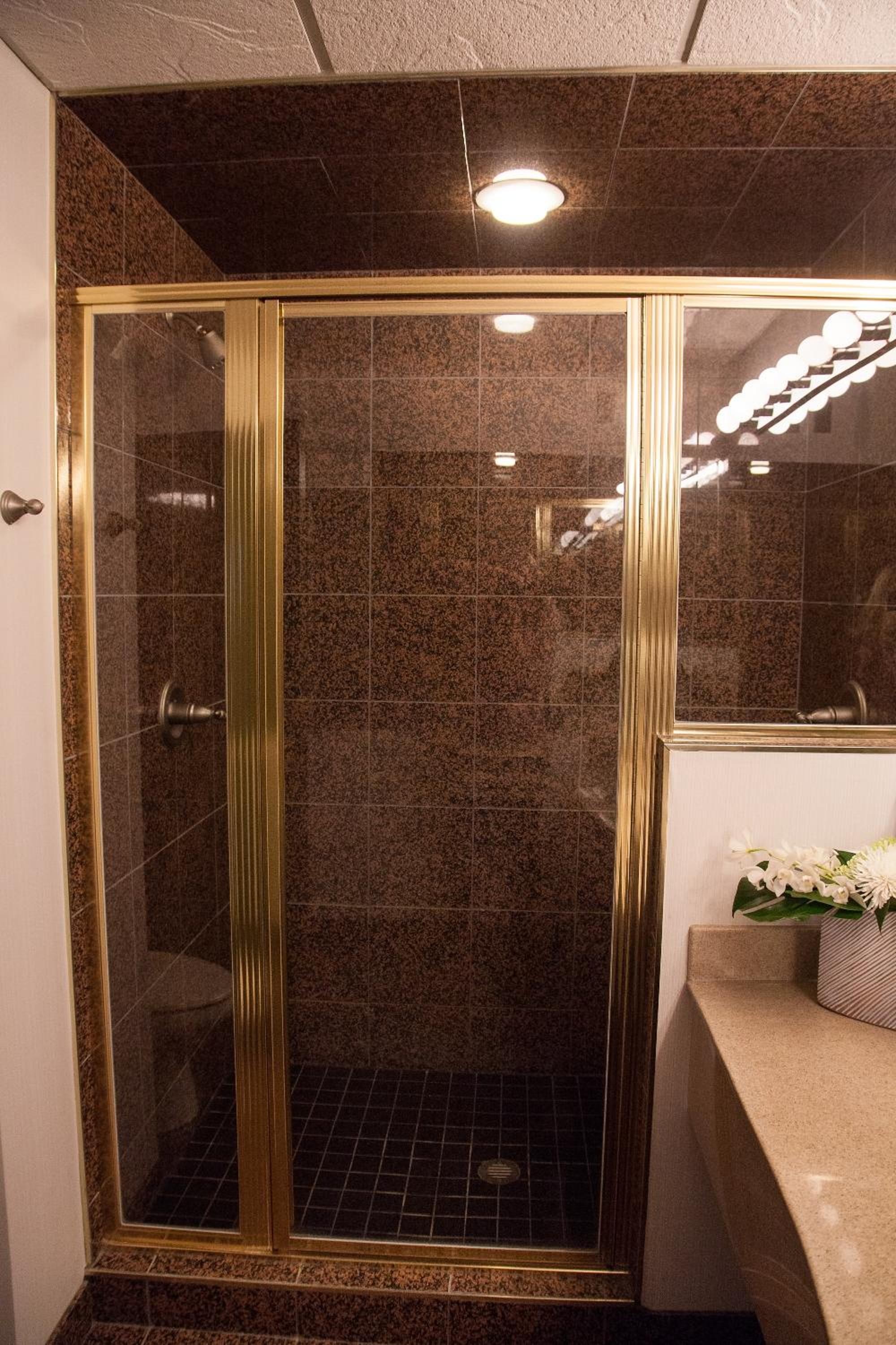 One-Bedroom King Suite - Non-Smoking - Photo 7