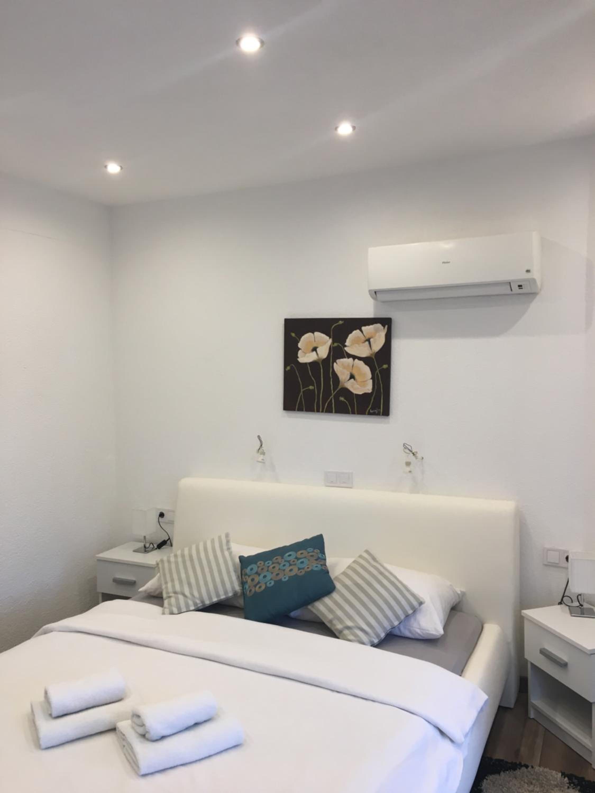 Double Room - Photo 26