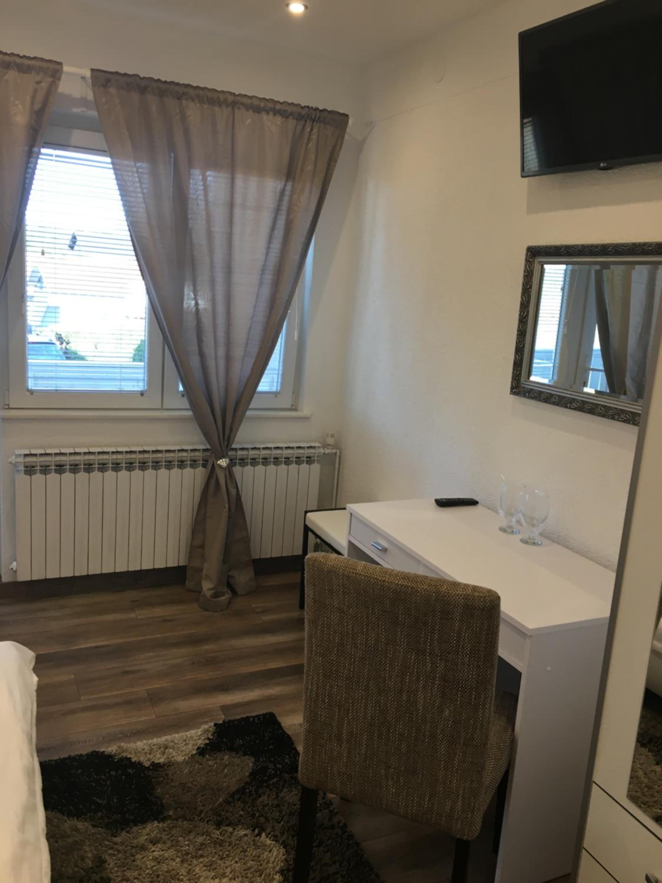 Double Room - Photo 1