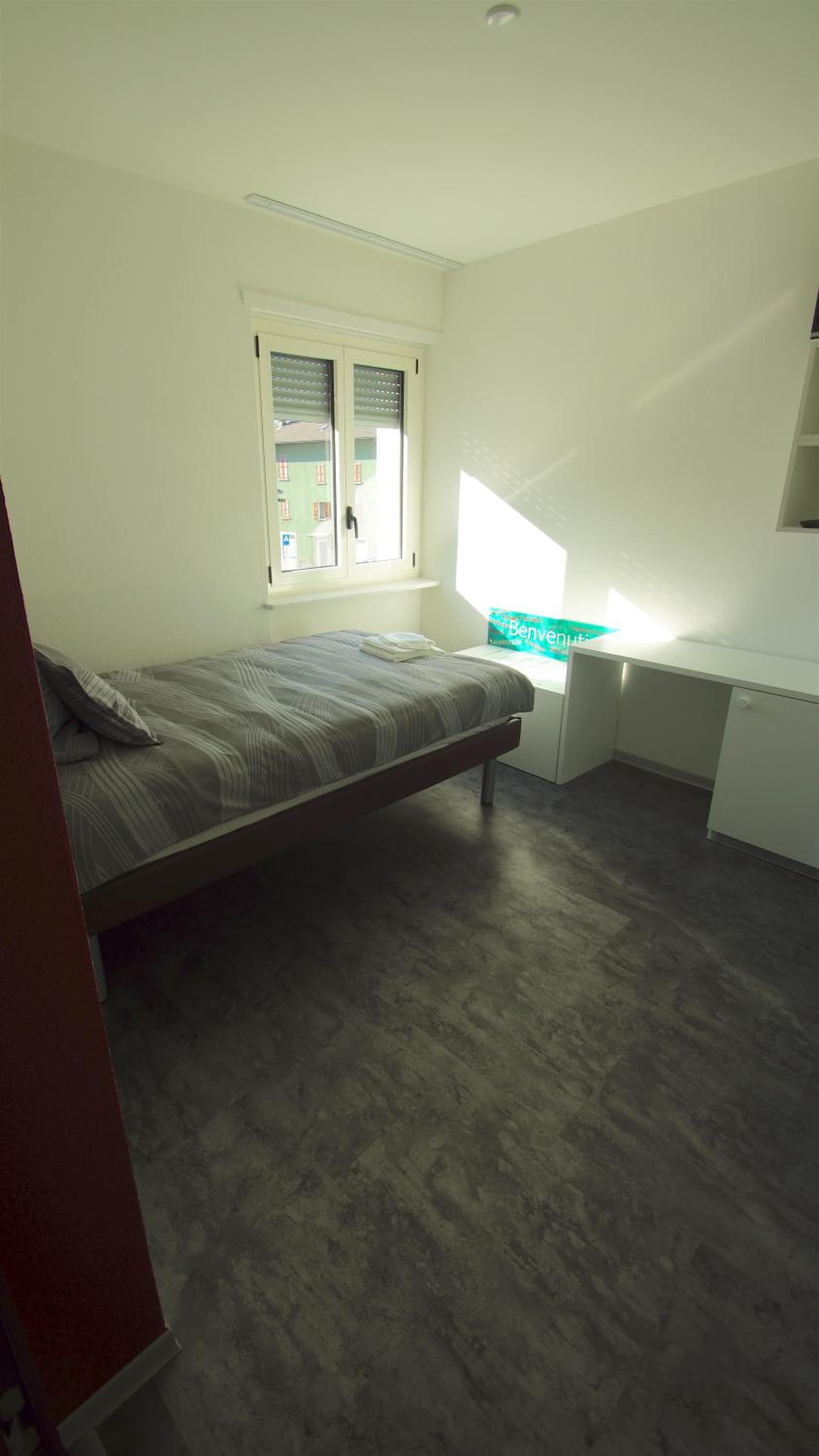 Single Room with Private Bathroom photo 2