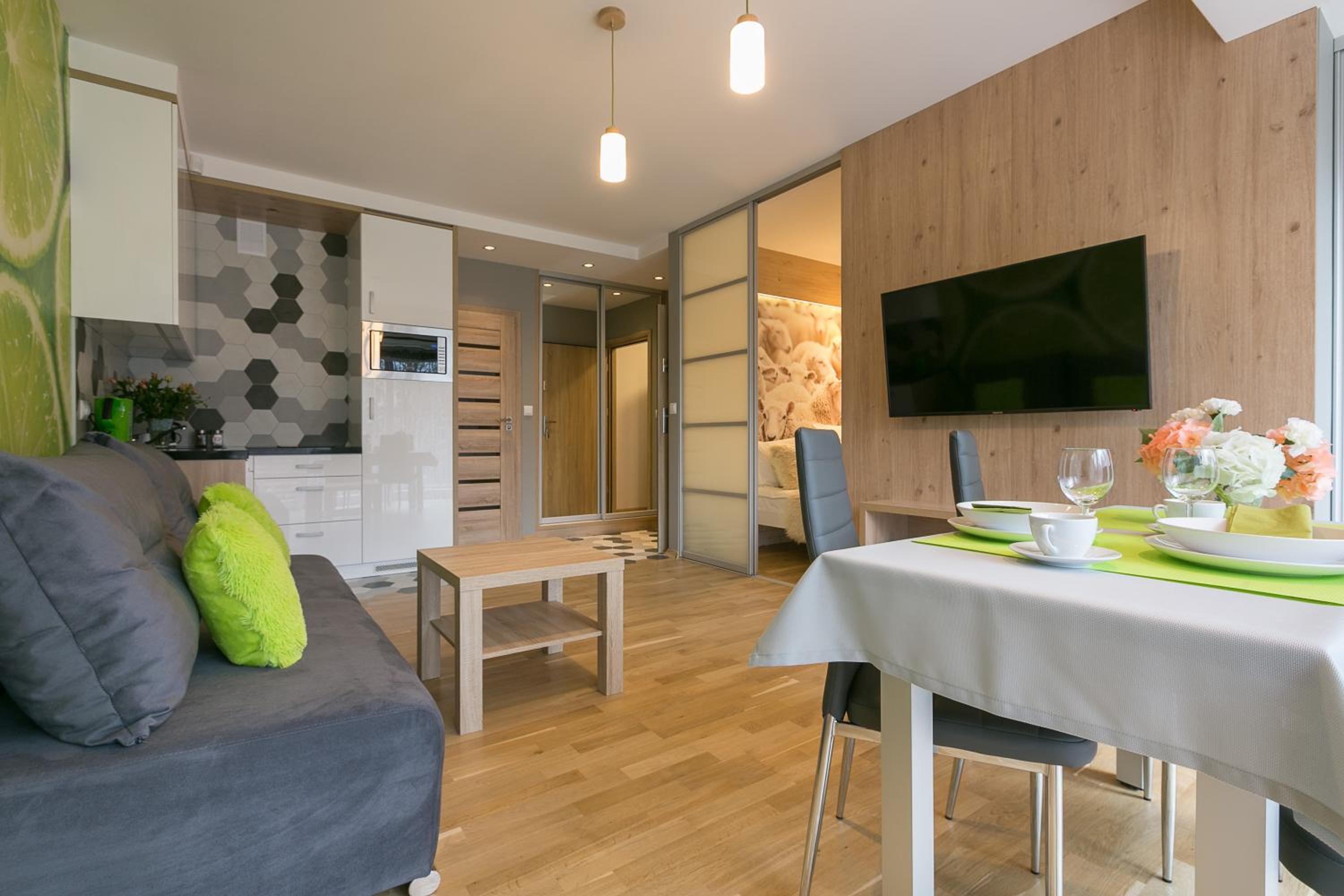 One-Bedroom Apartment (no parking)