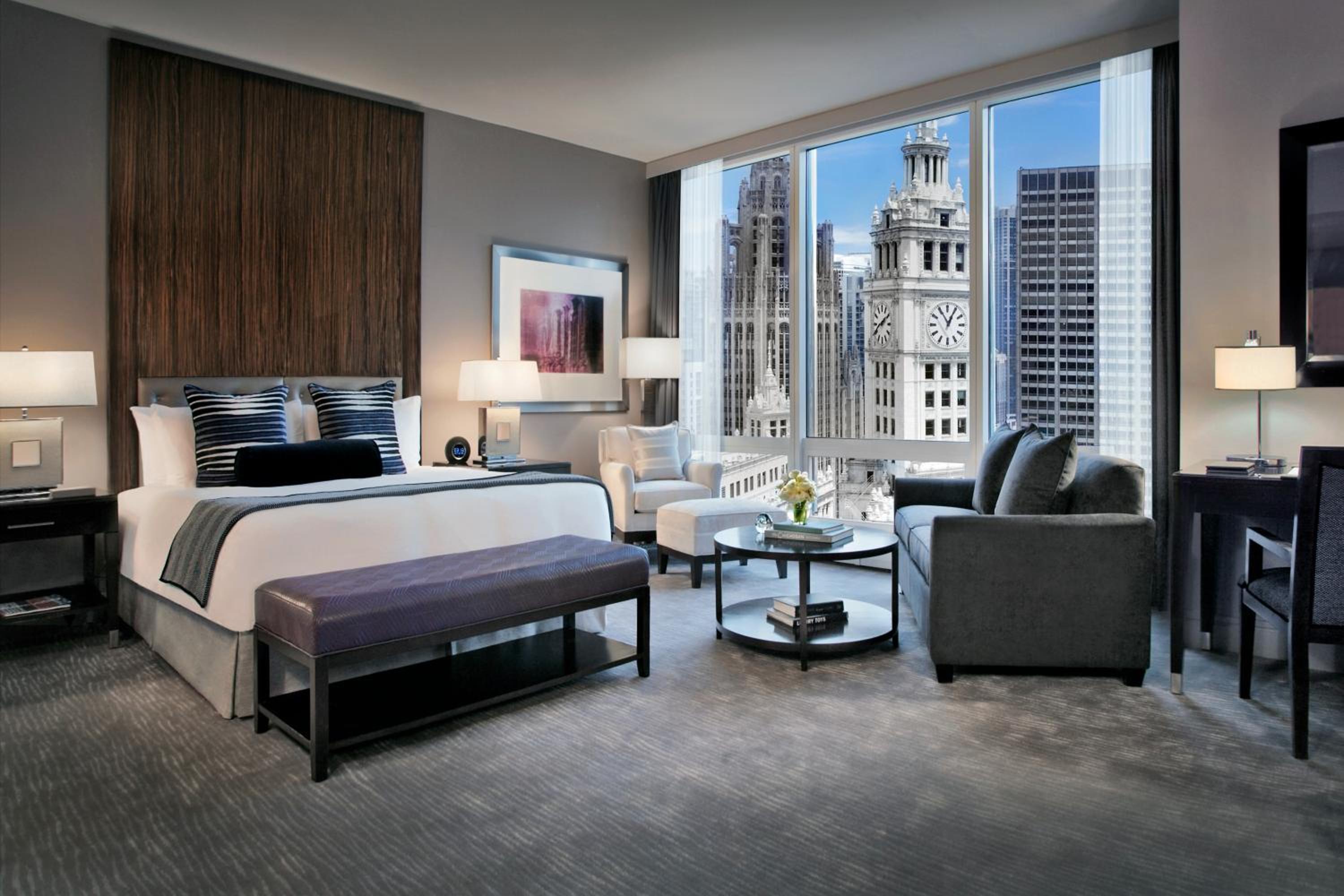 Executive King Room with Lake View - Photo 3