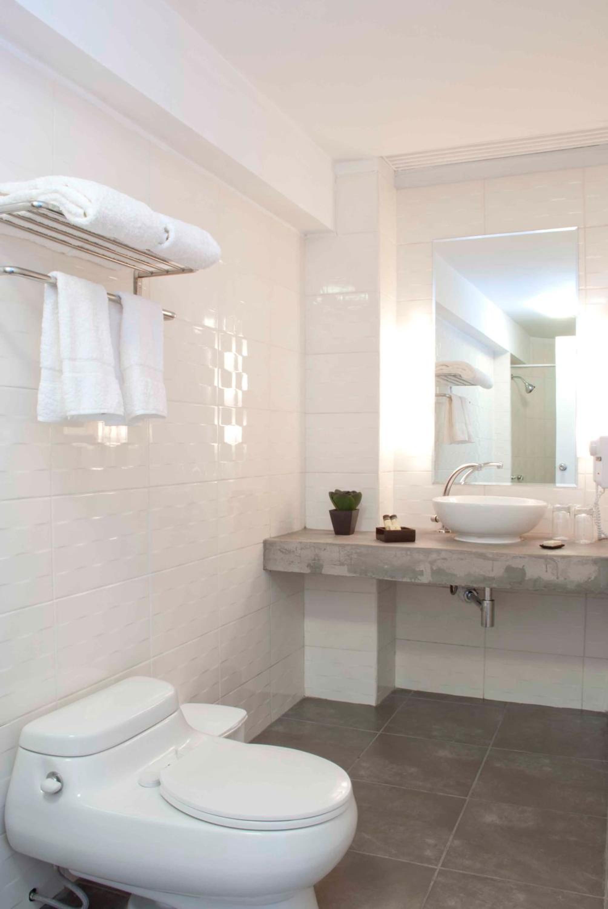 Double or Twin Room - Photo 4