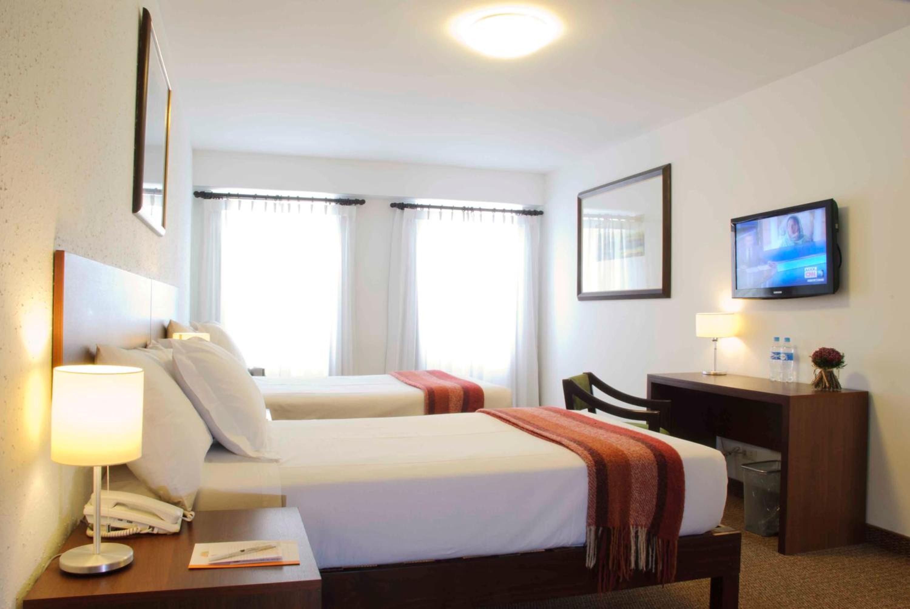 Double or Twin Room - Photo 3