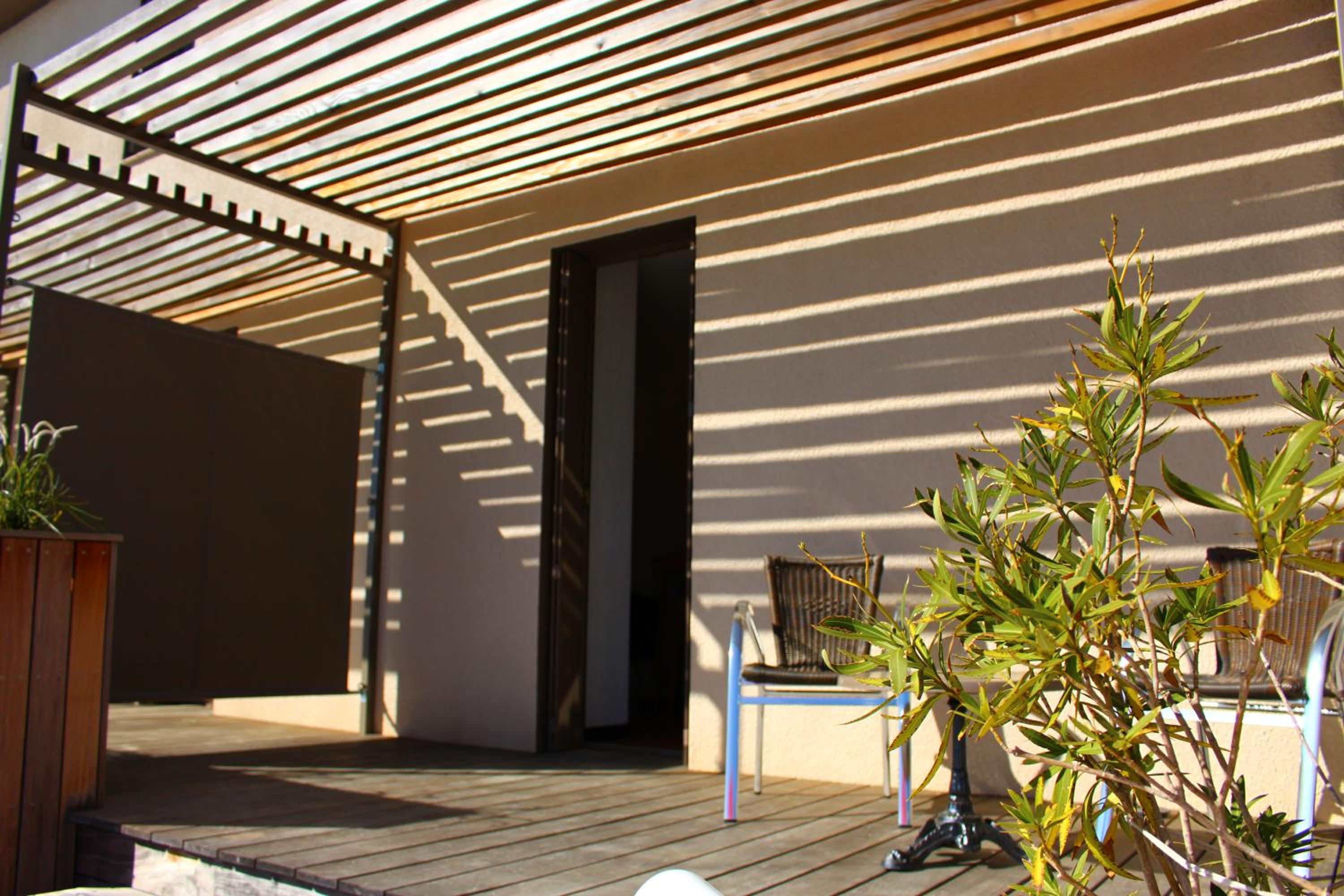 Twin Room - Disability Access - Photo 8