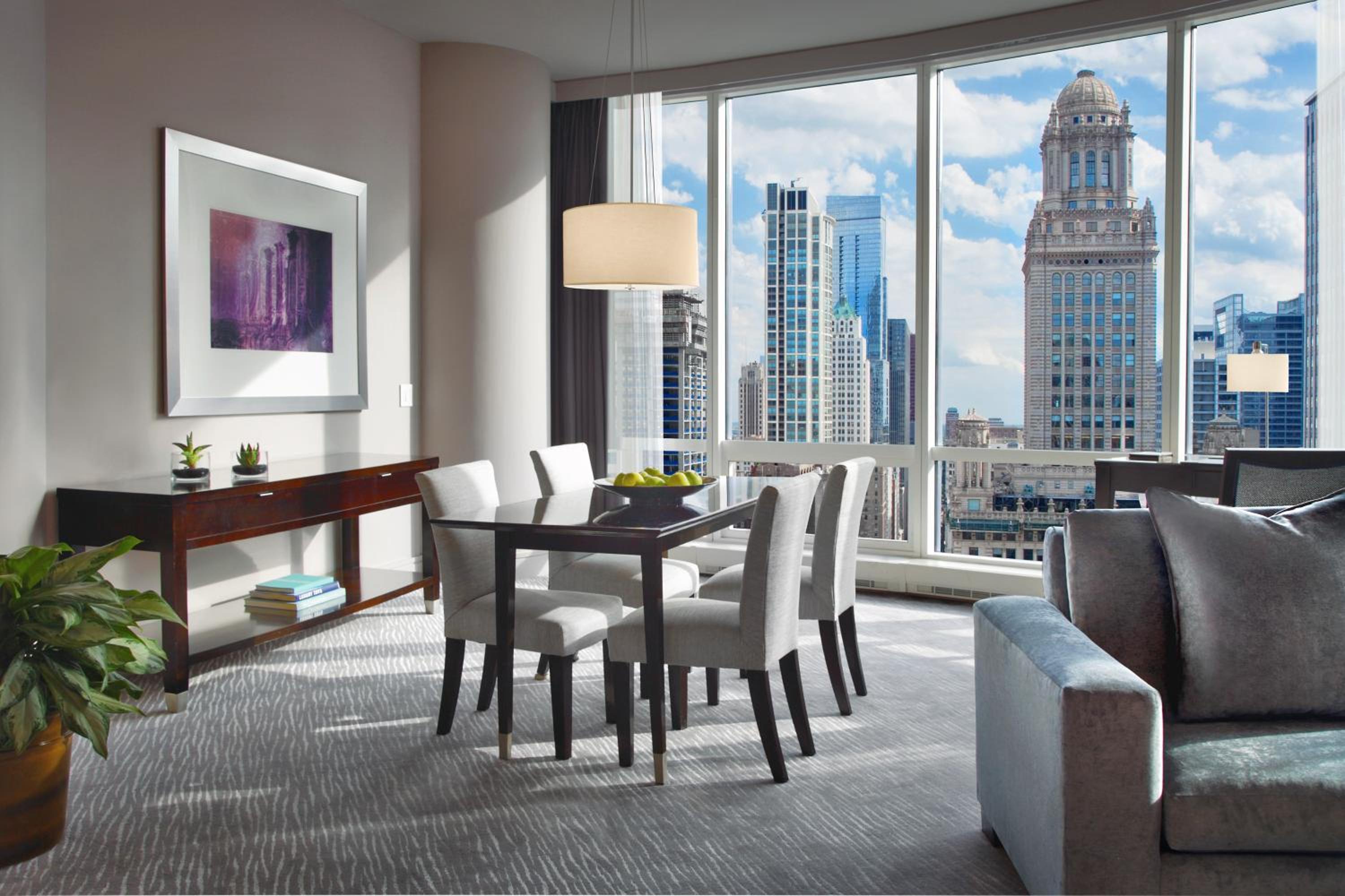 Premier Suite with River View thumbnail 6