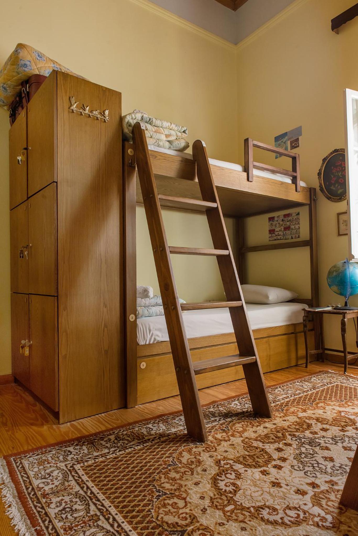 6-Bed Mixed Dormitory Room photo 1