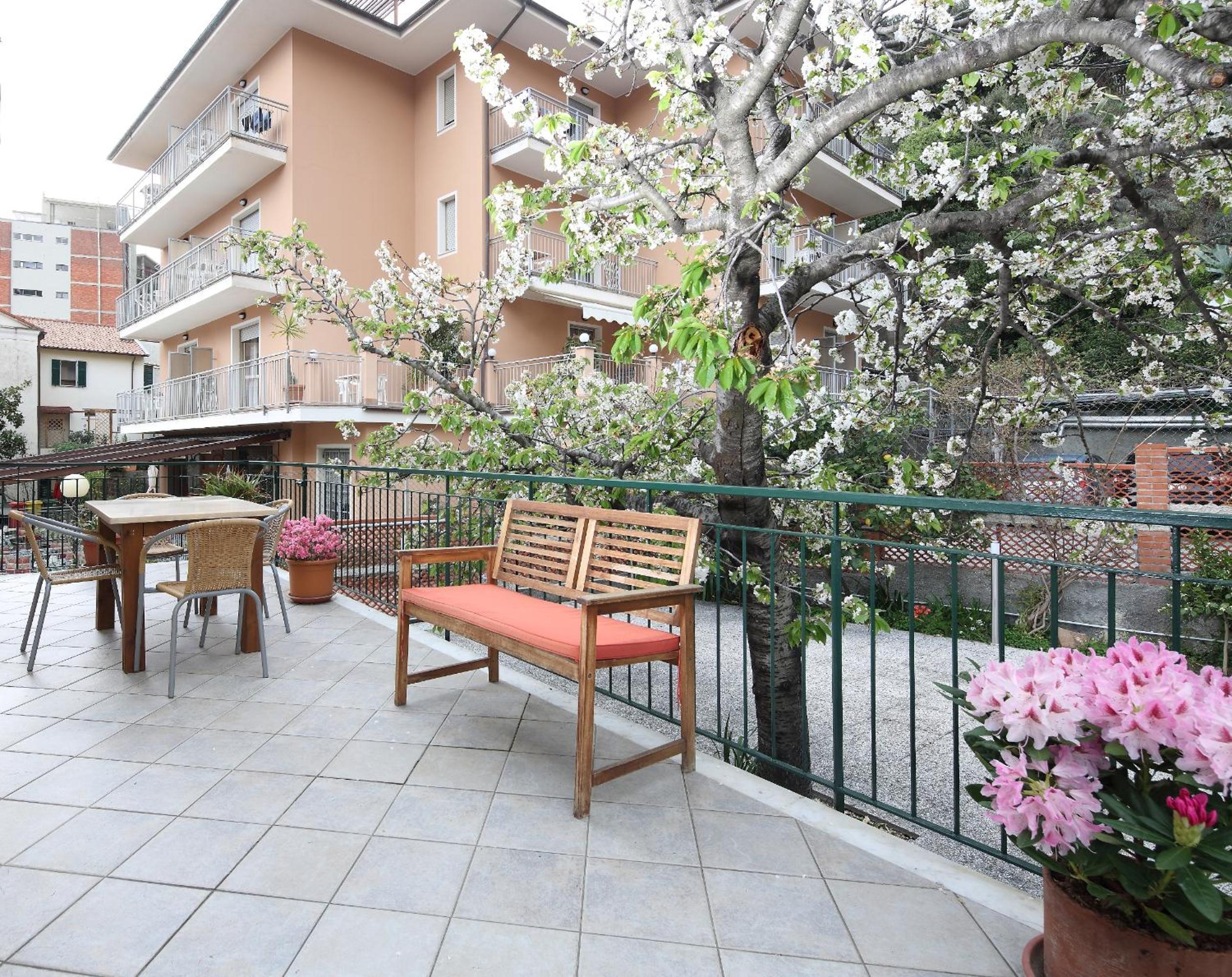 Apartment with Terrace photo 3