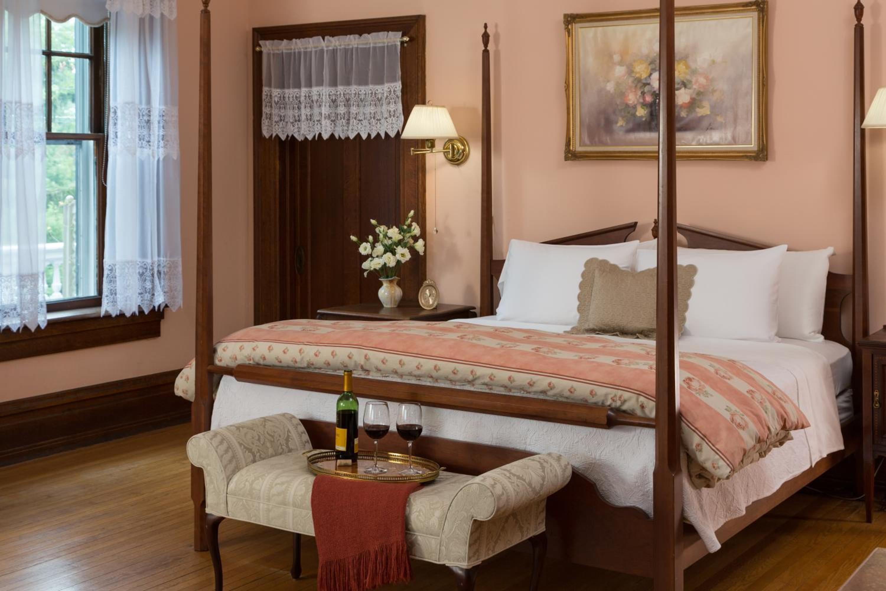 King Suite with Spa Bath photo 2