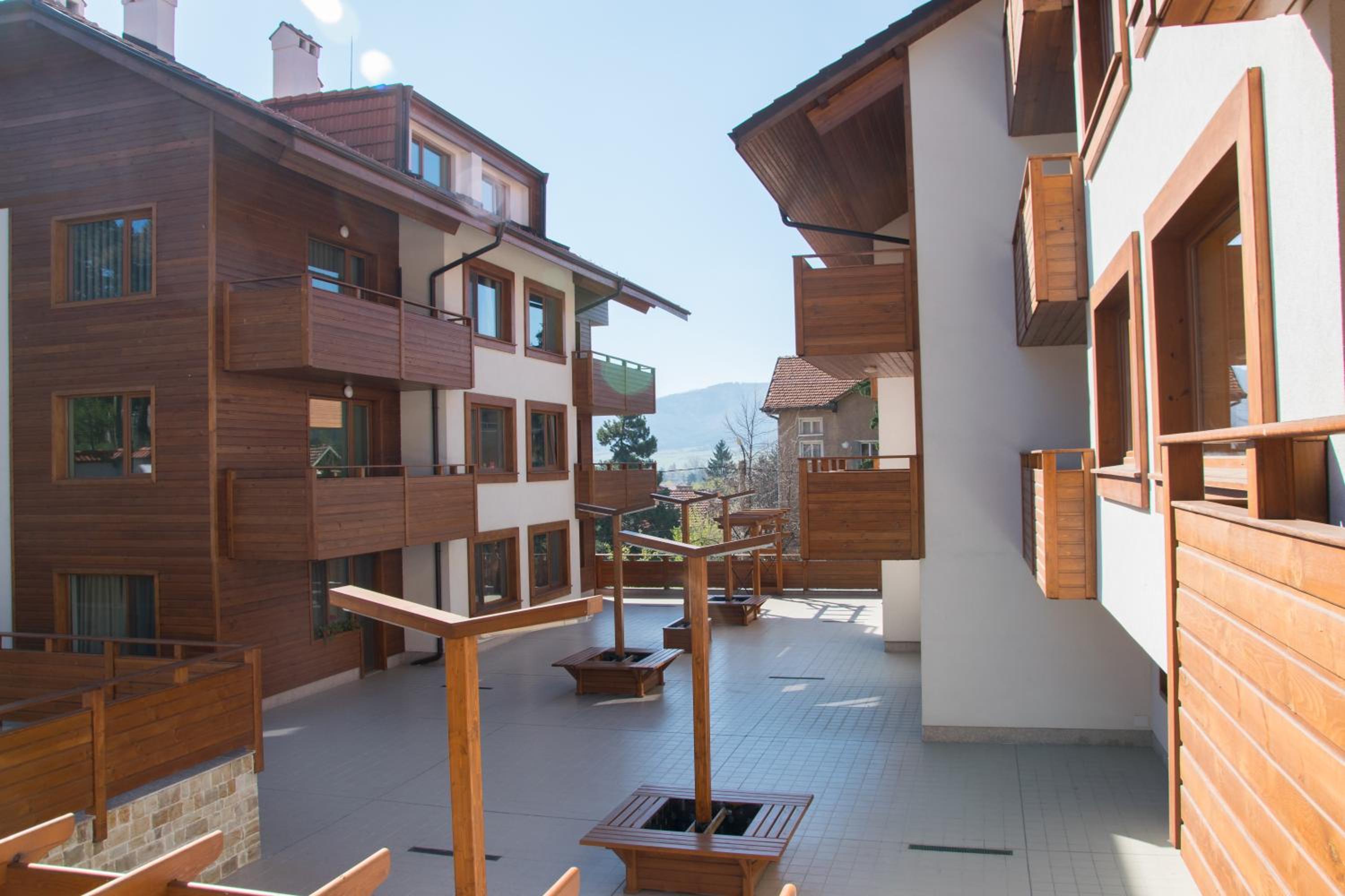 Apartment with Balcony photo 2