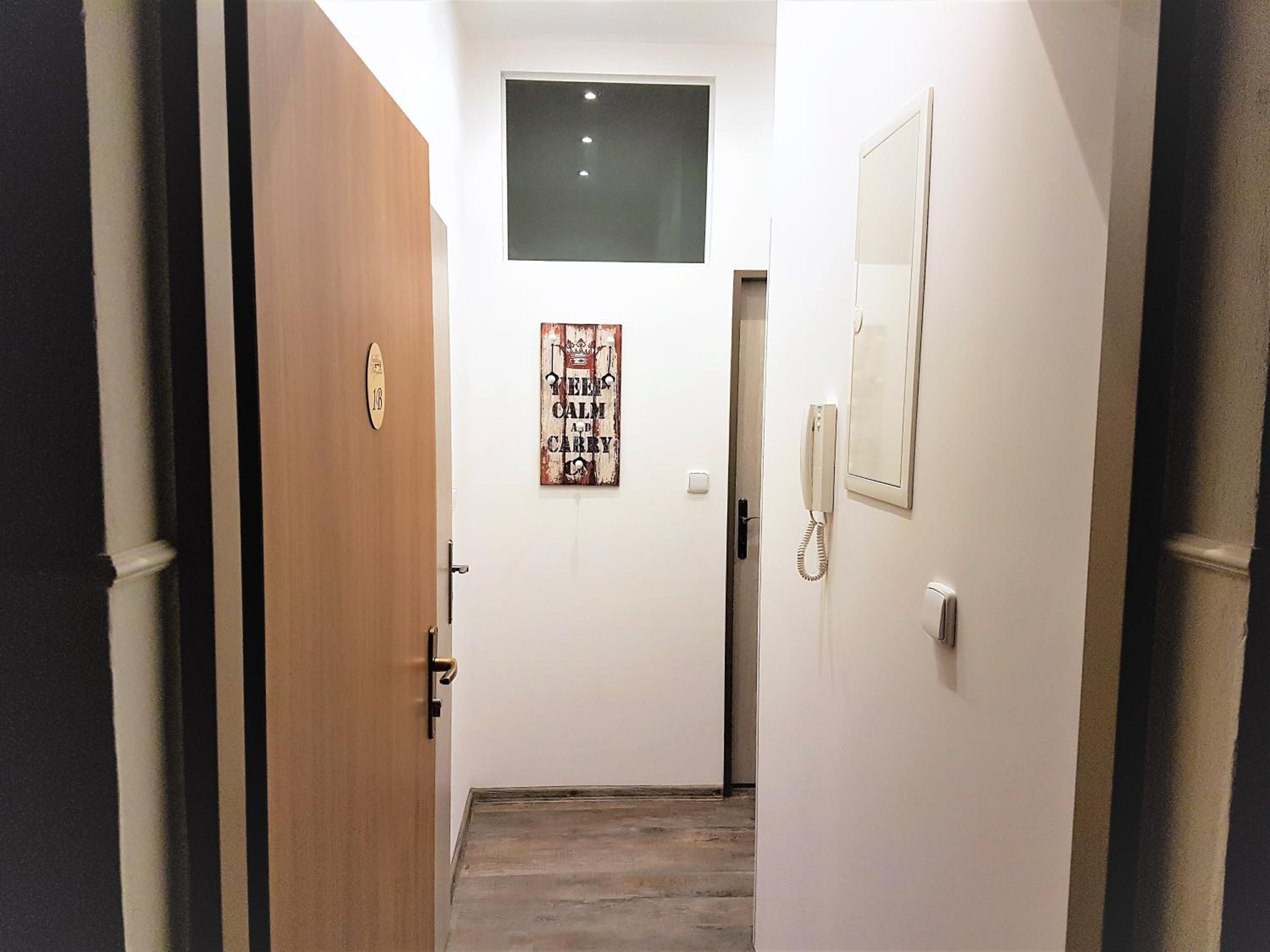 One-Bedroom Apartment (4 Adults) - Photo 2