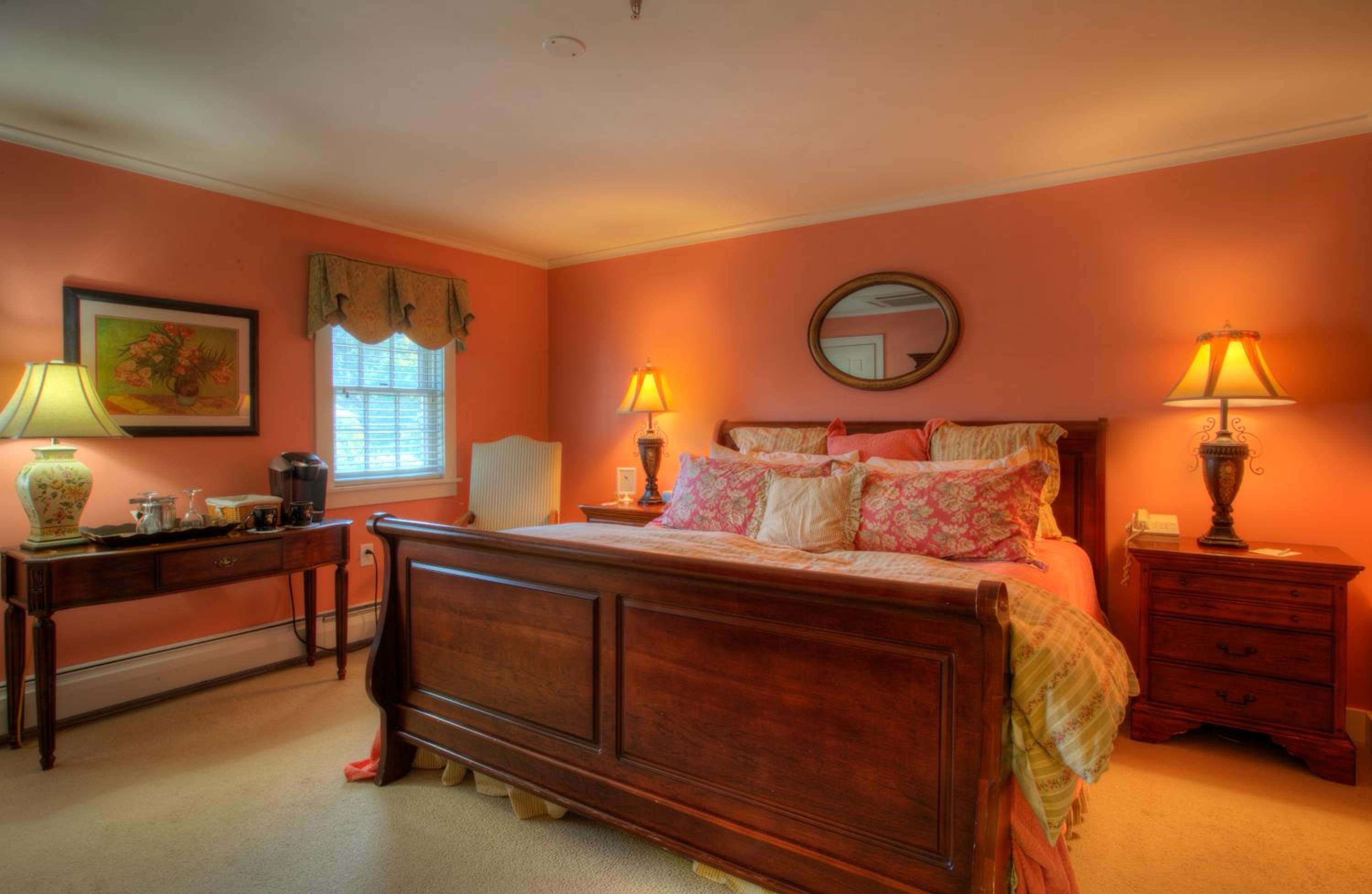 Superior Room with King or Queen Bed photo 3