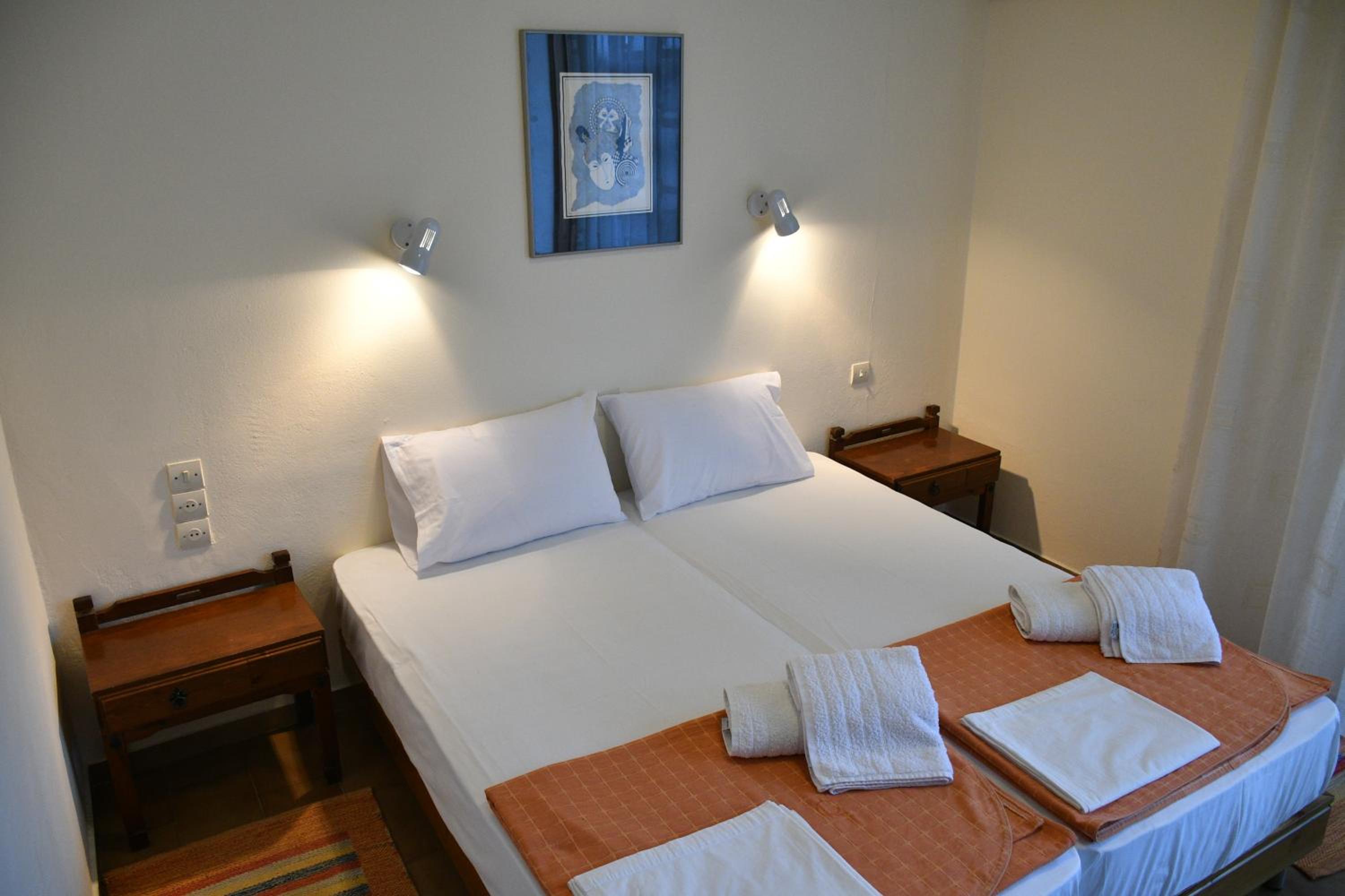 Double or Twin Room photo 3