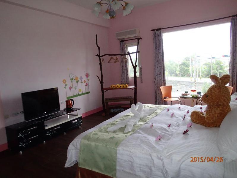 Queen Room photo 1