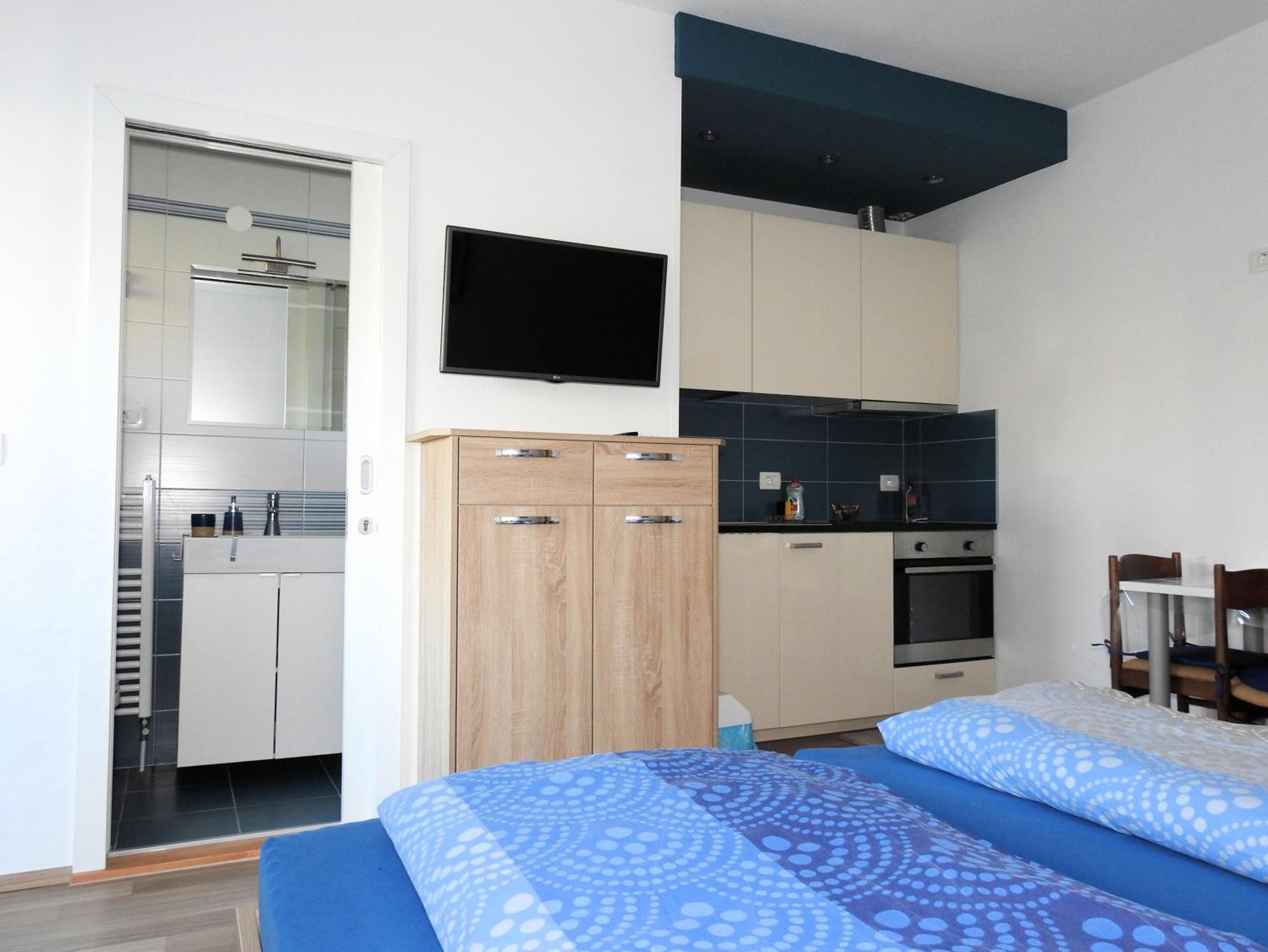 Studio Apartment with Terrace