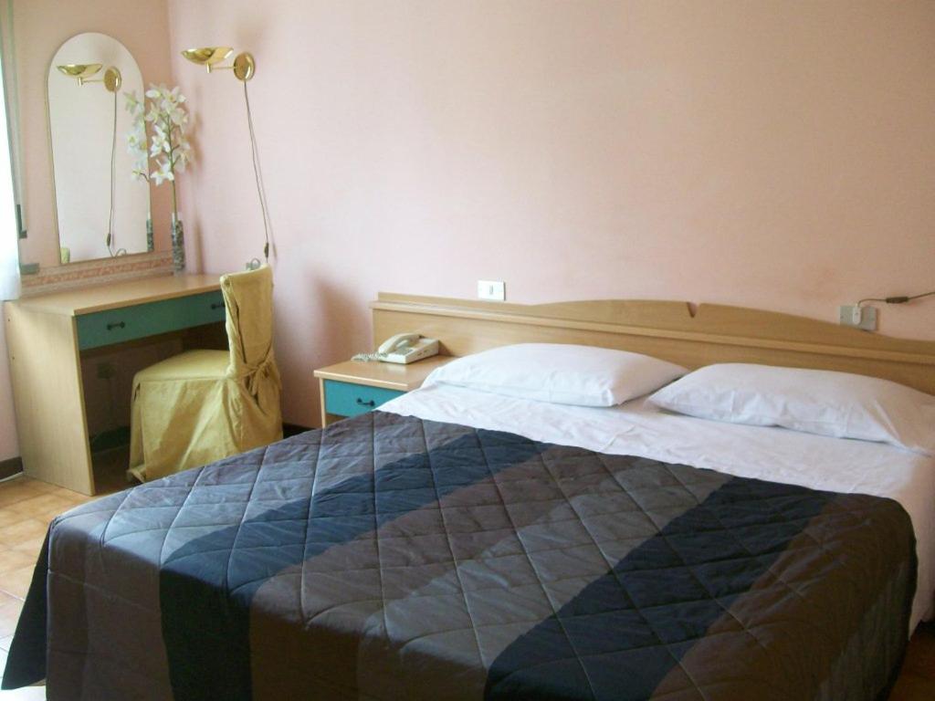 Economy Double or Twin Room photo 1