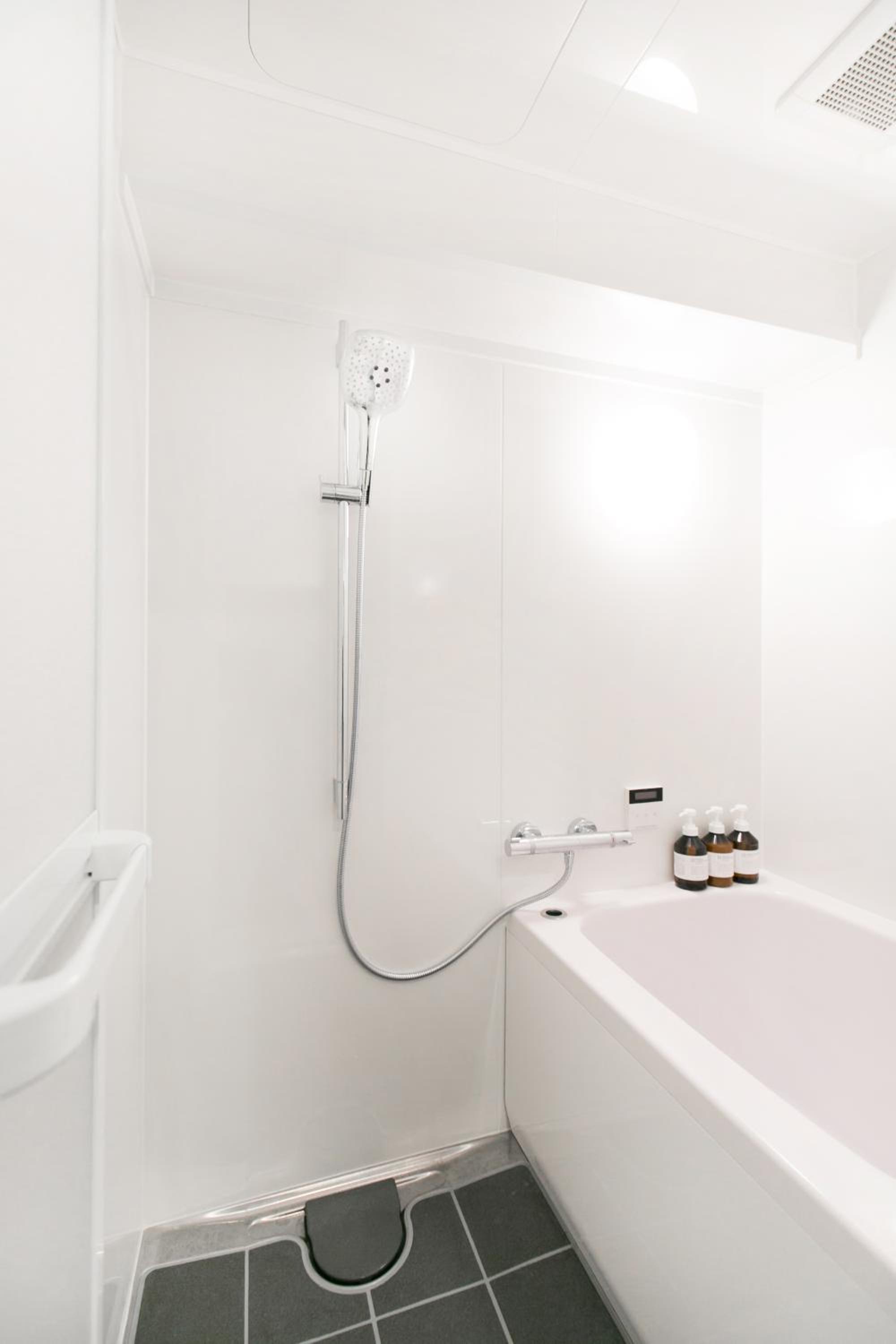 One-Bedroom Apartment - Photo 12