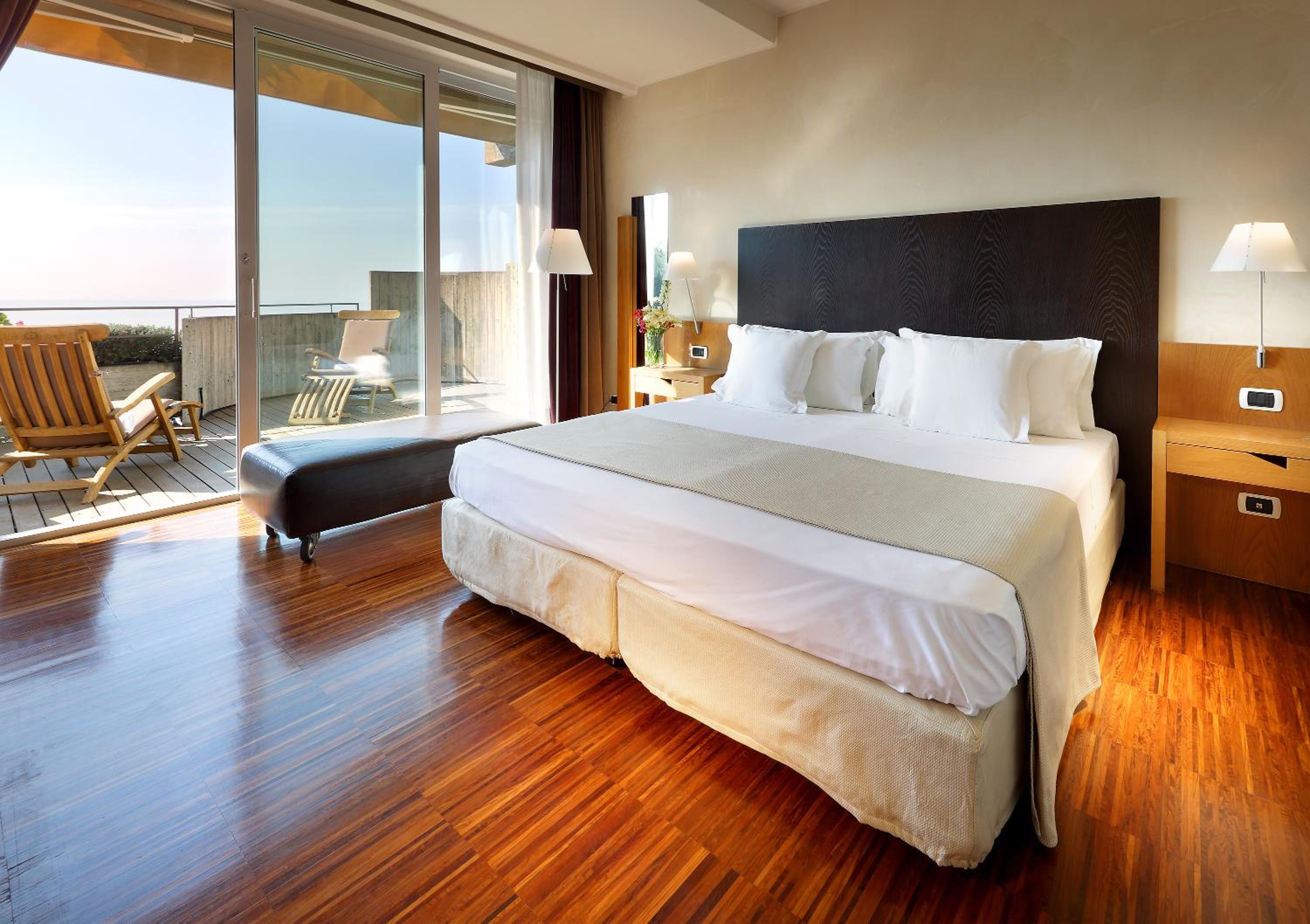 Junior Suite with Terrace and Premium Sea View - Photo 6
