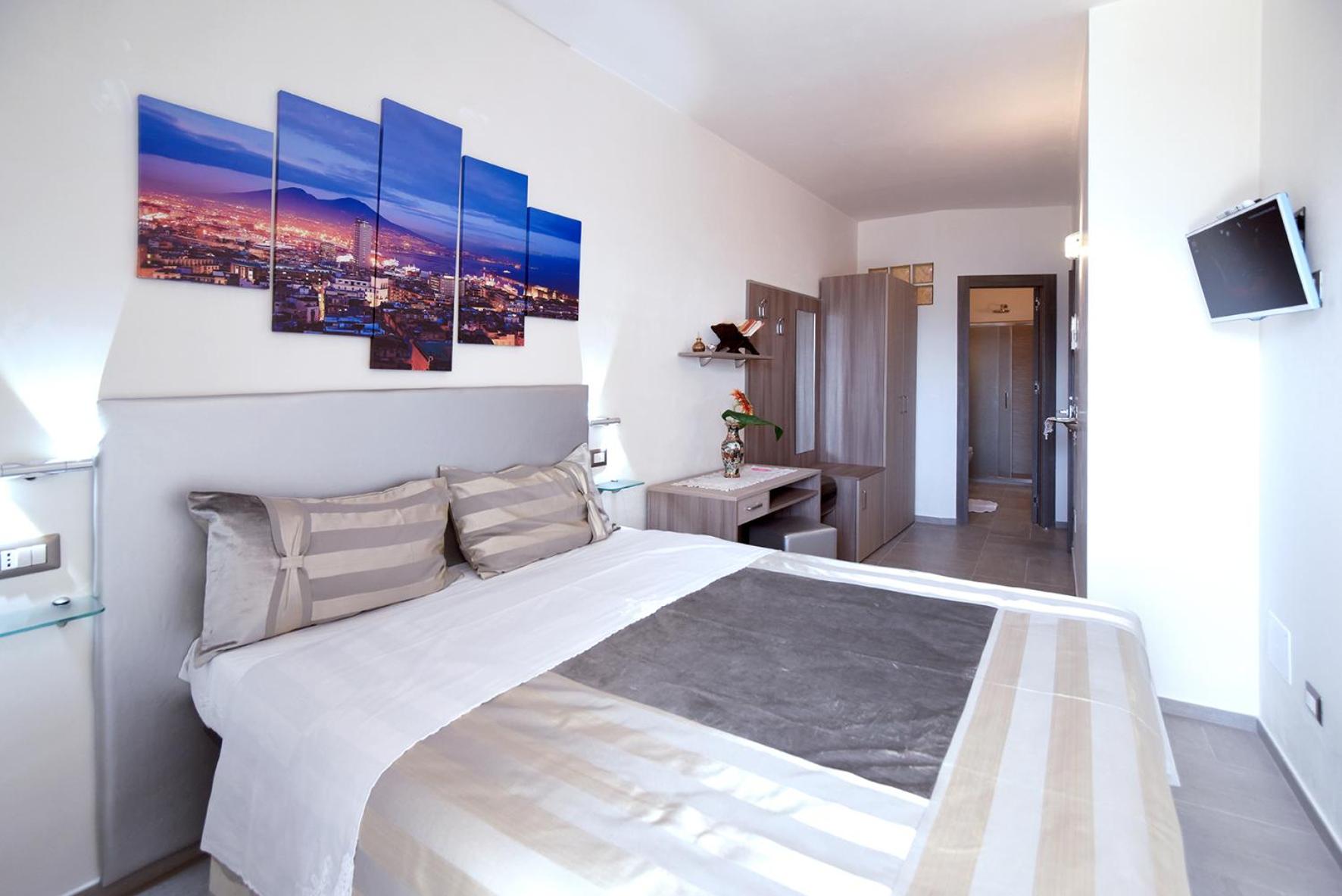 Double Room with Balcony and Sea View photo 2