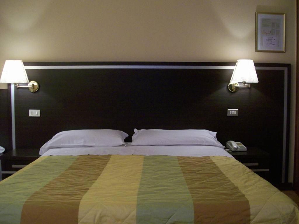 Economy Double or Twin Room photo 3