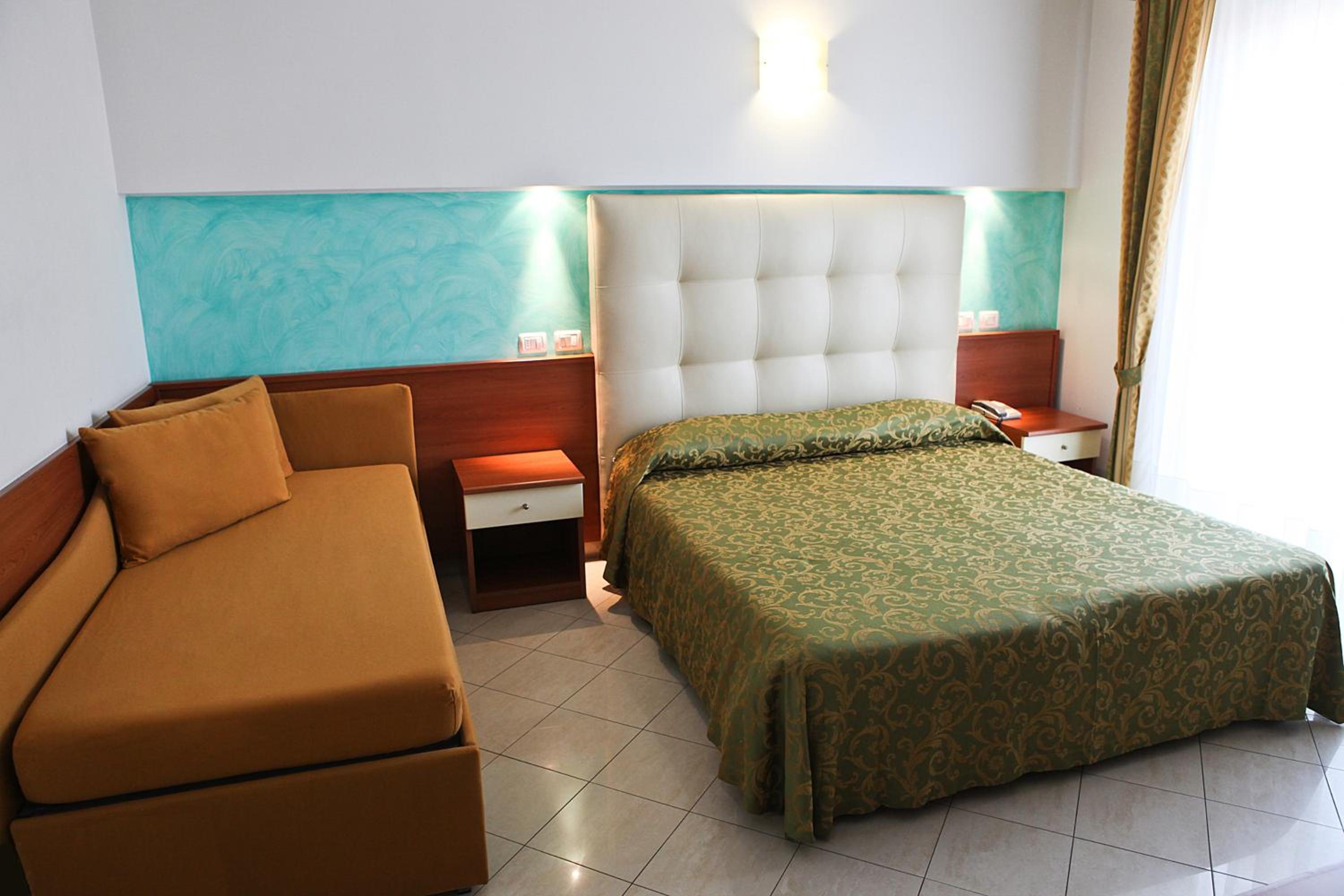 Double Room - Photo 7