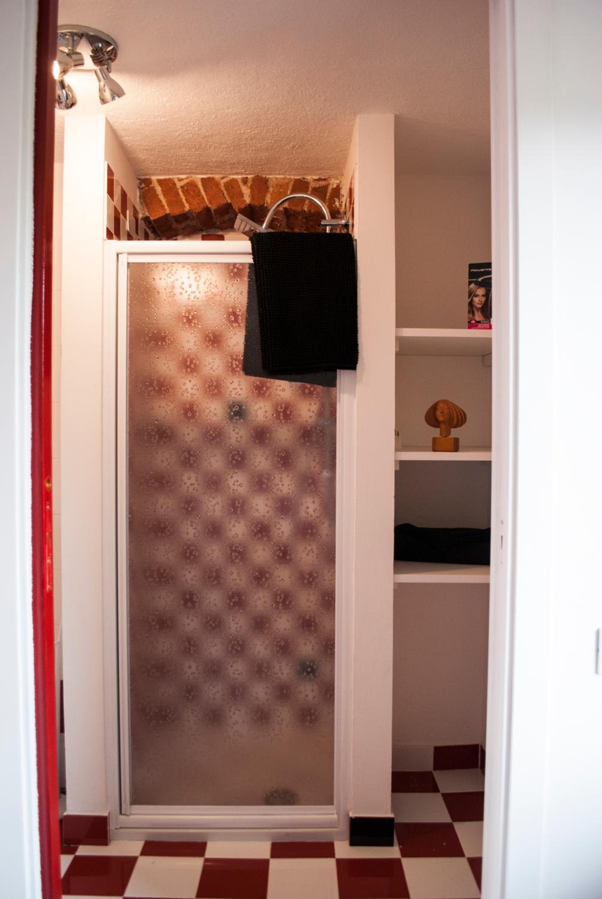 Double Room with Balcony - Photo 2