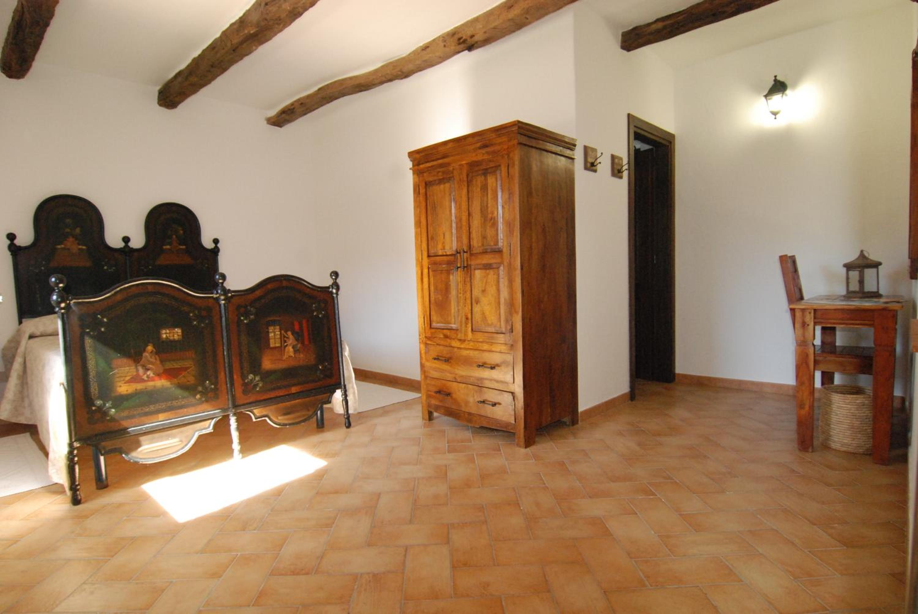 Standard Double Room - Photo 5