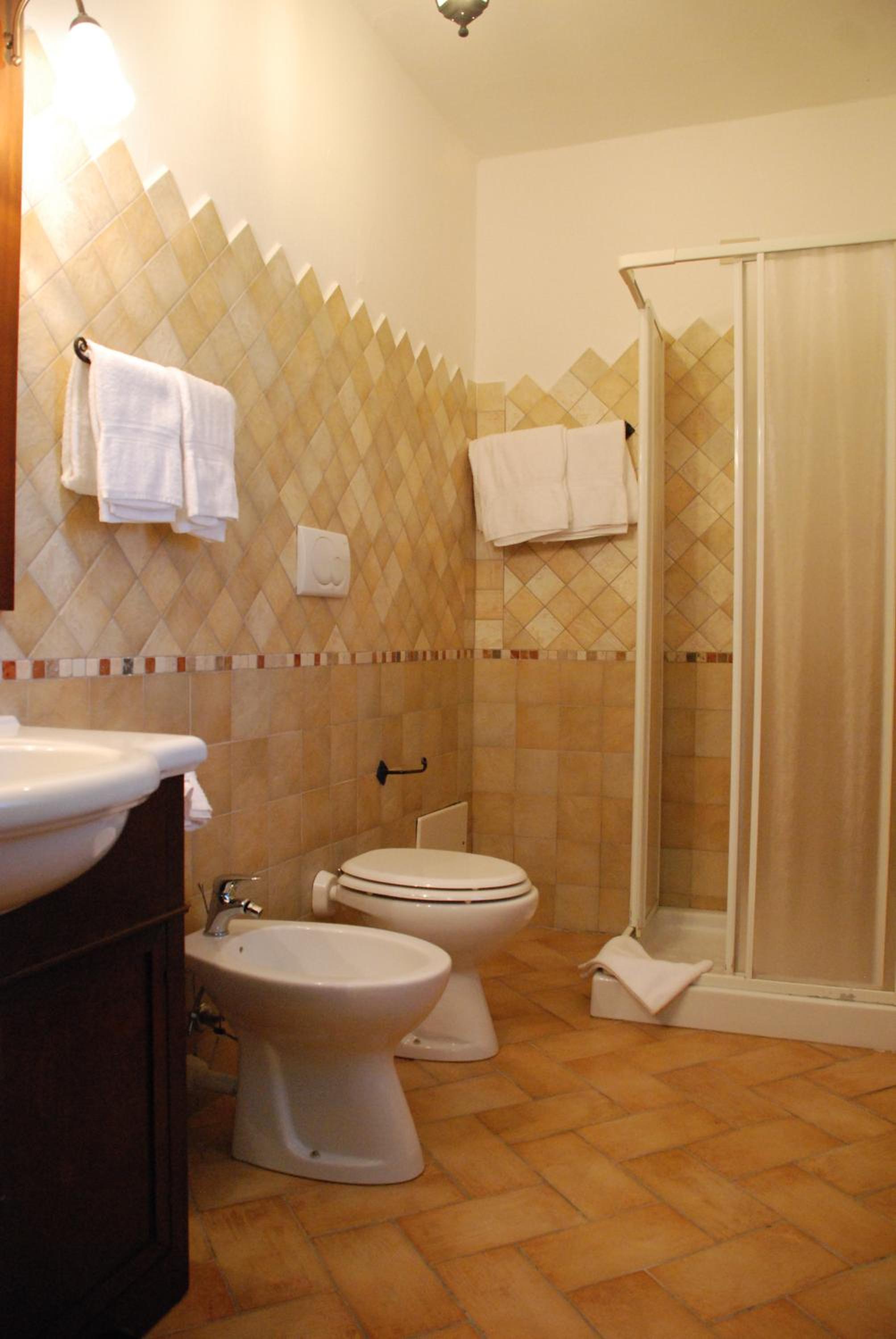 Standard Double Room - Photo 3