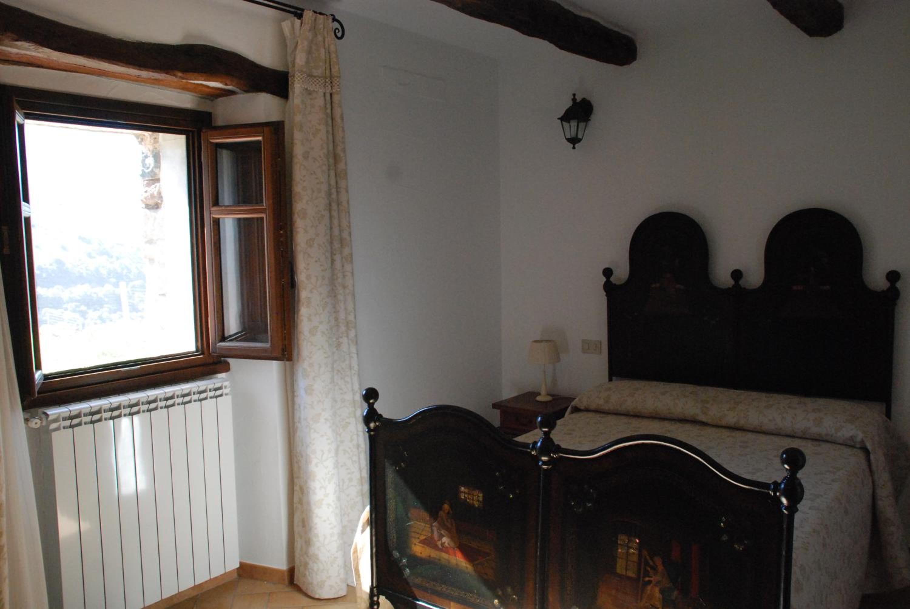 Standard Double Room - Photo 2
