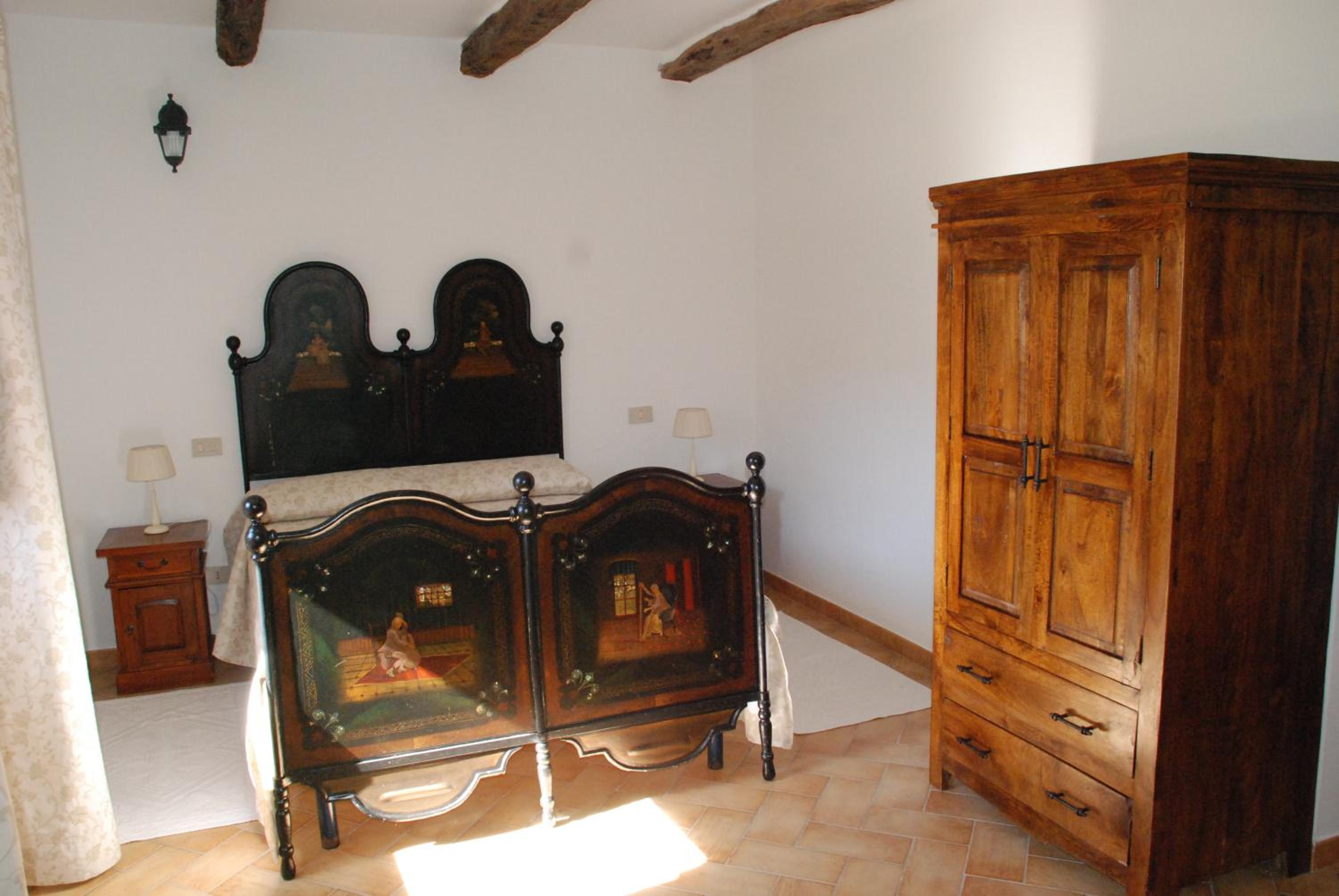 Standard Double Room - Photo 9