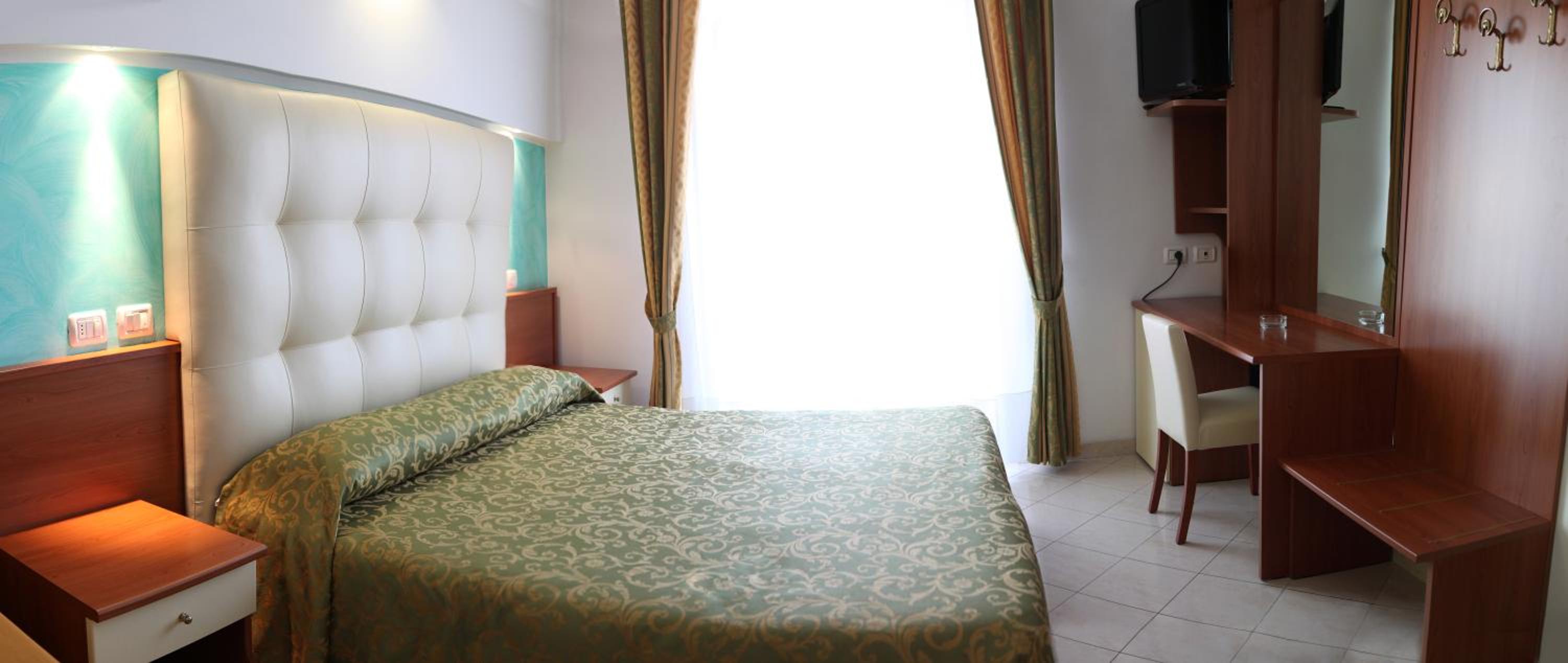 Double Room - Photo 12