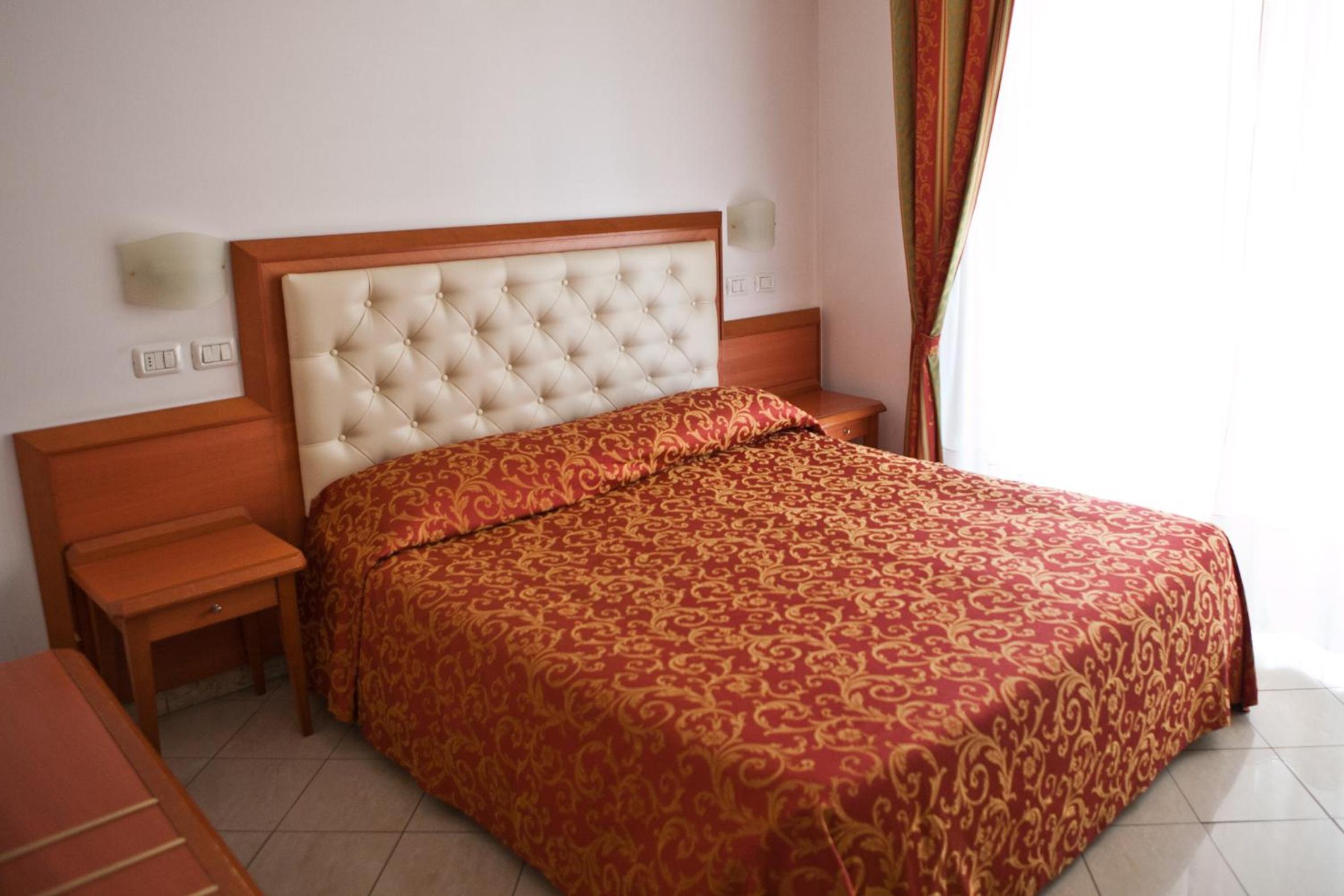 Double Room - Photo 2