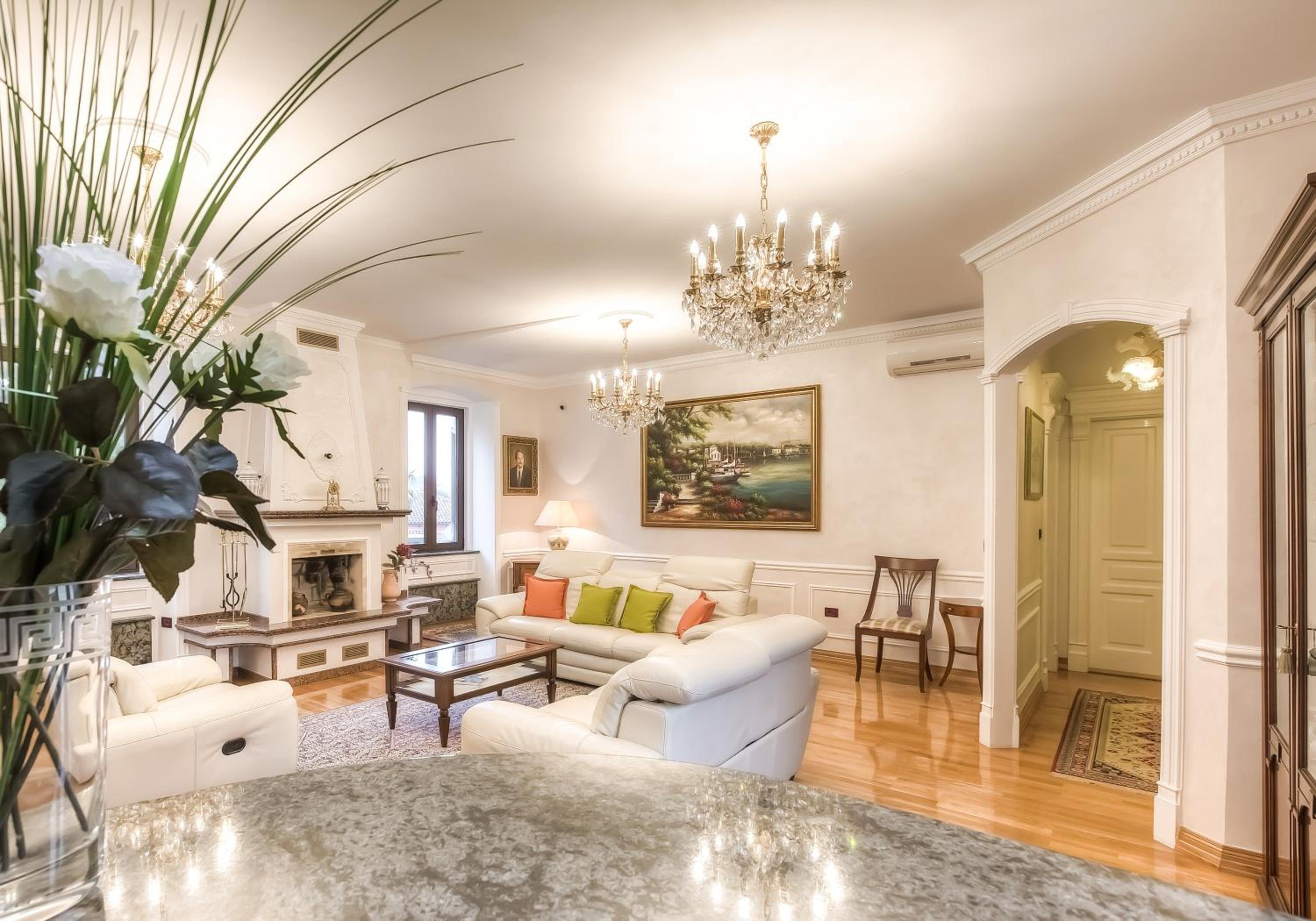 Deluxe Apartment