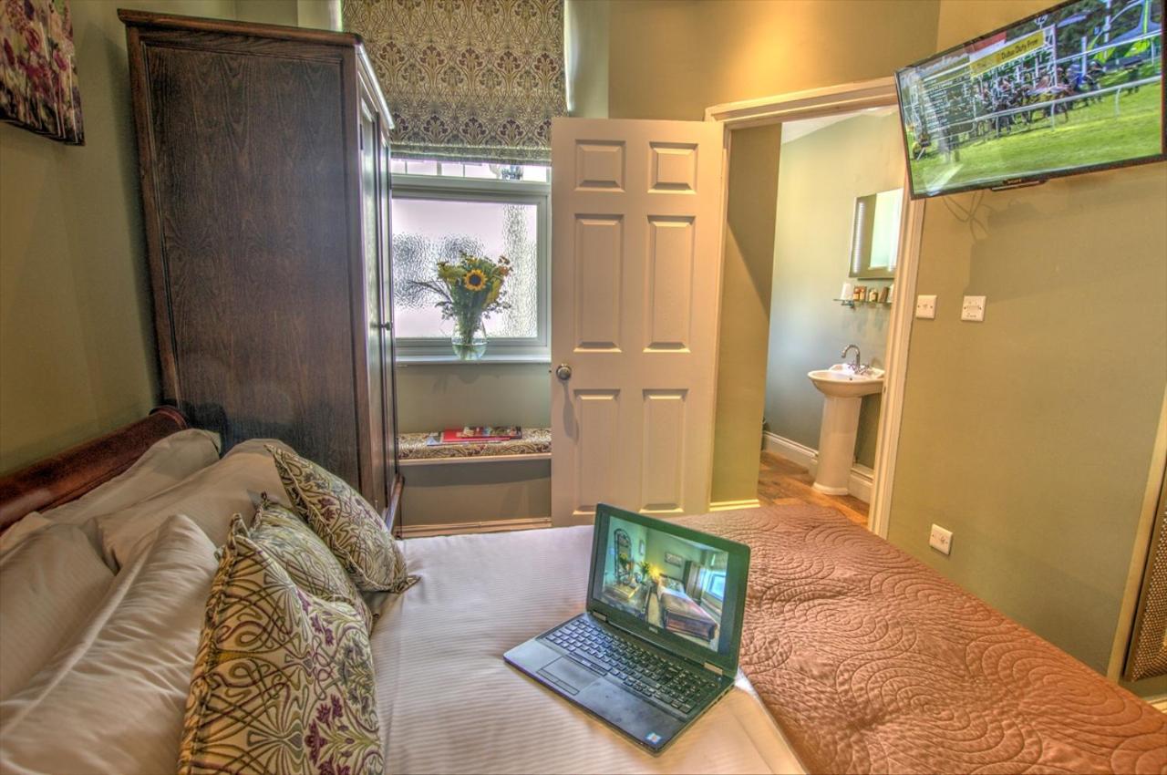 Small Double/Single Room photo 3