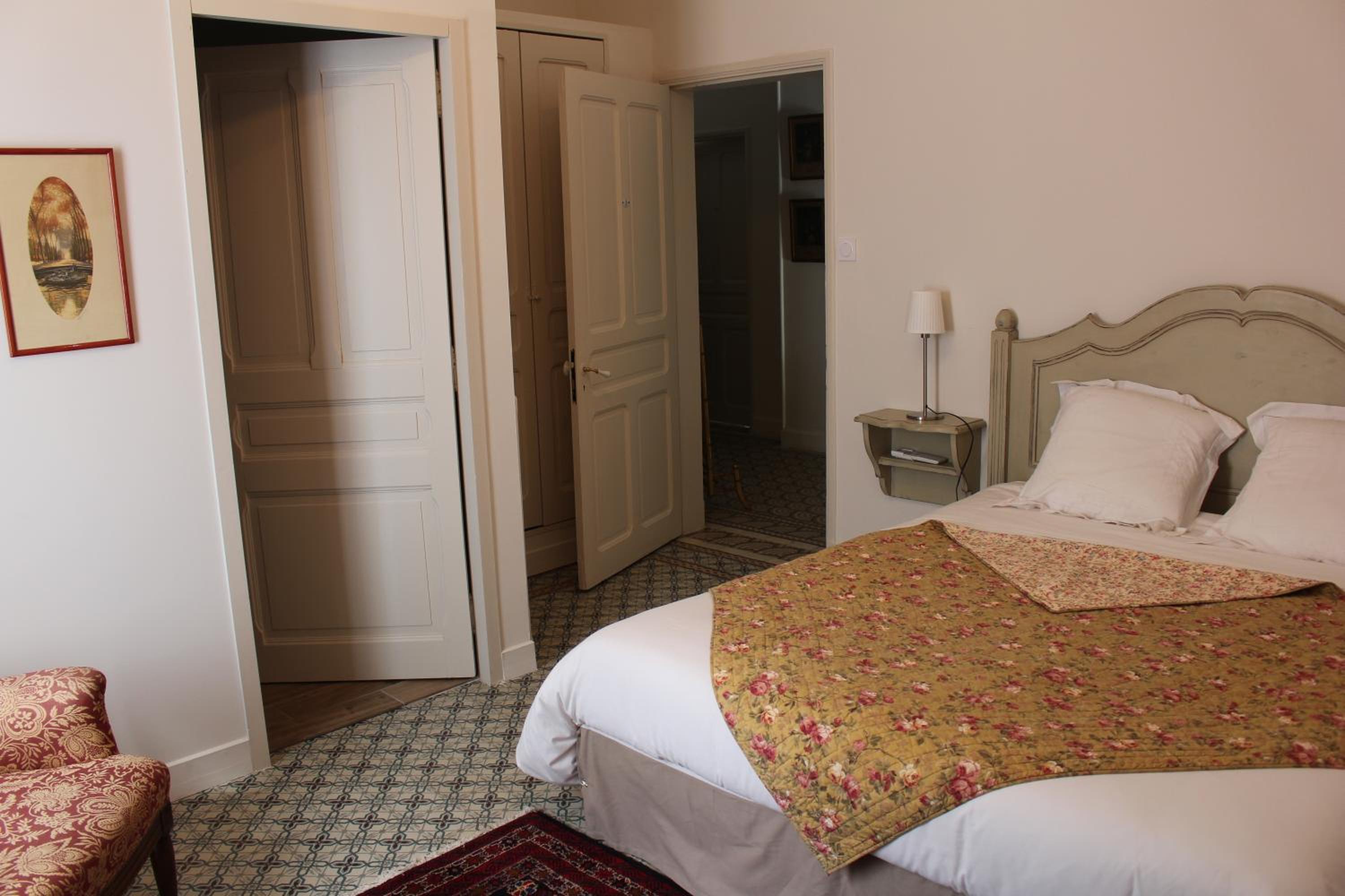 Deluxe Queen Room photo 2