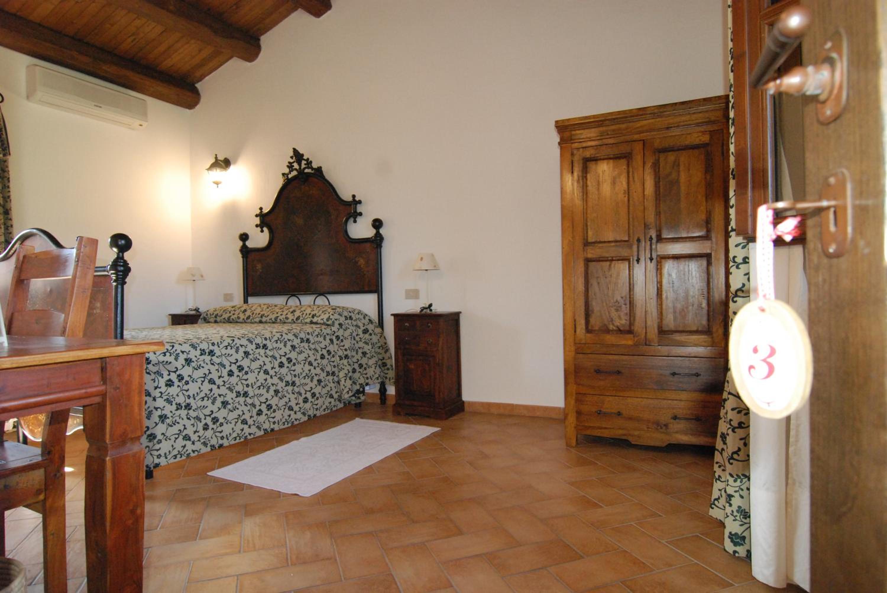 Double Room - Photo 2