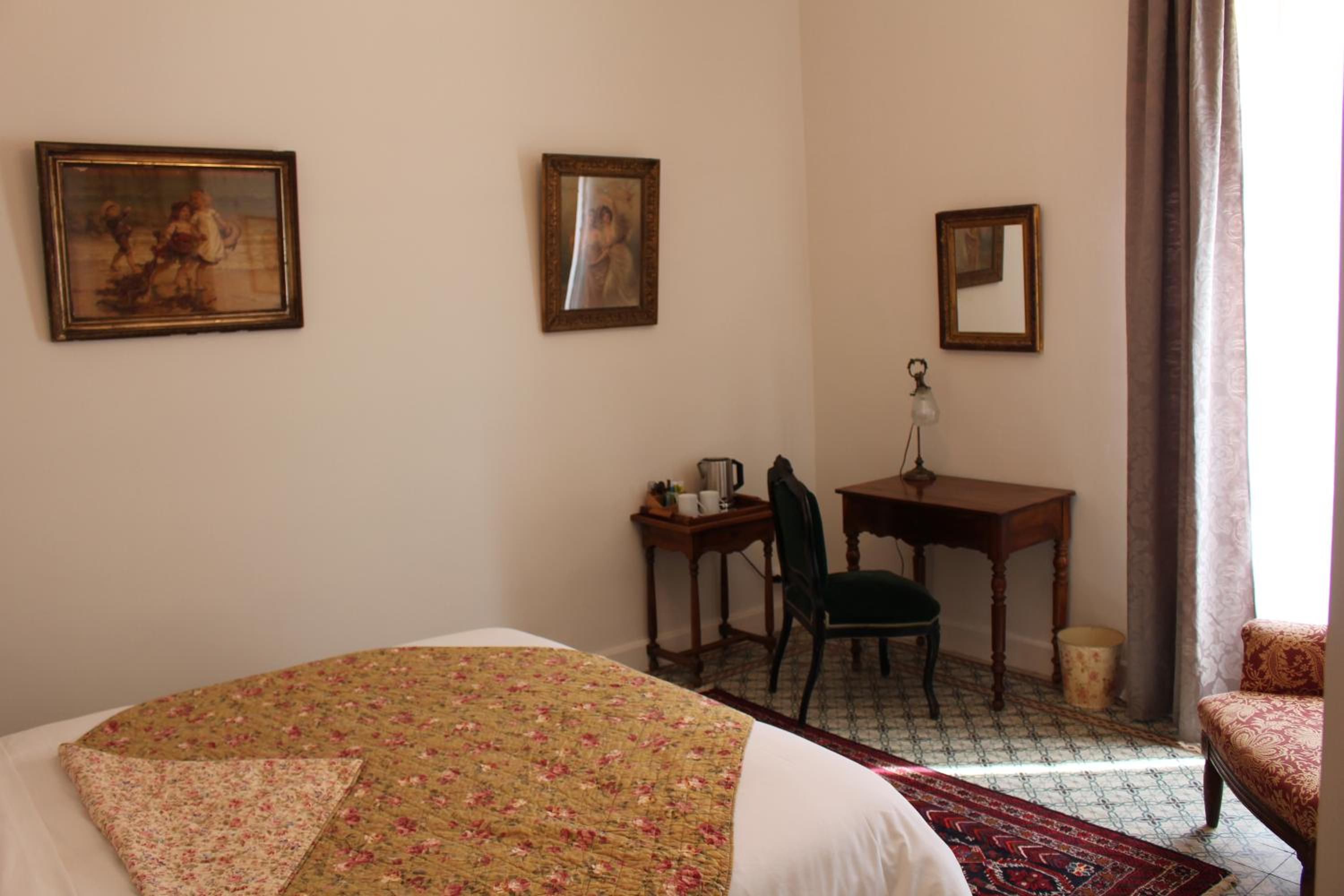 Deluxe Queen Room photo 1