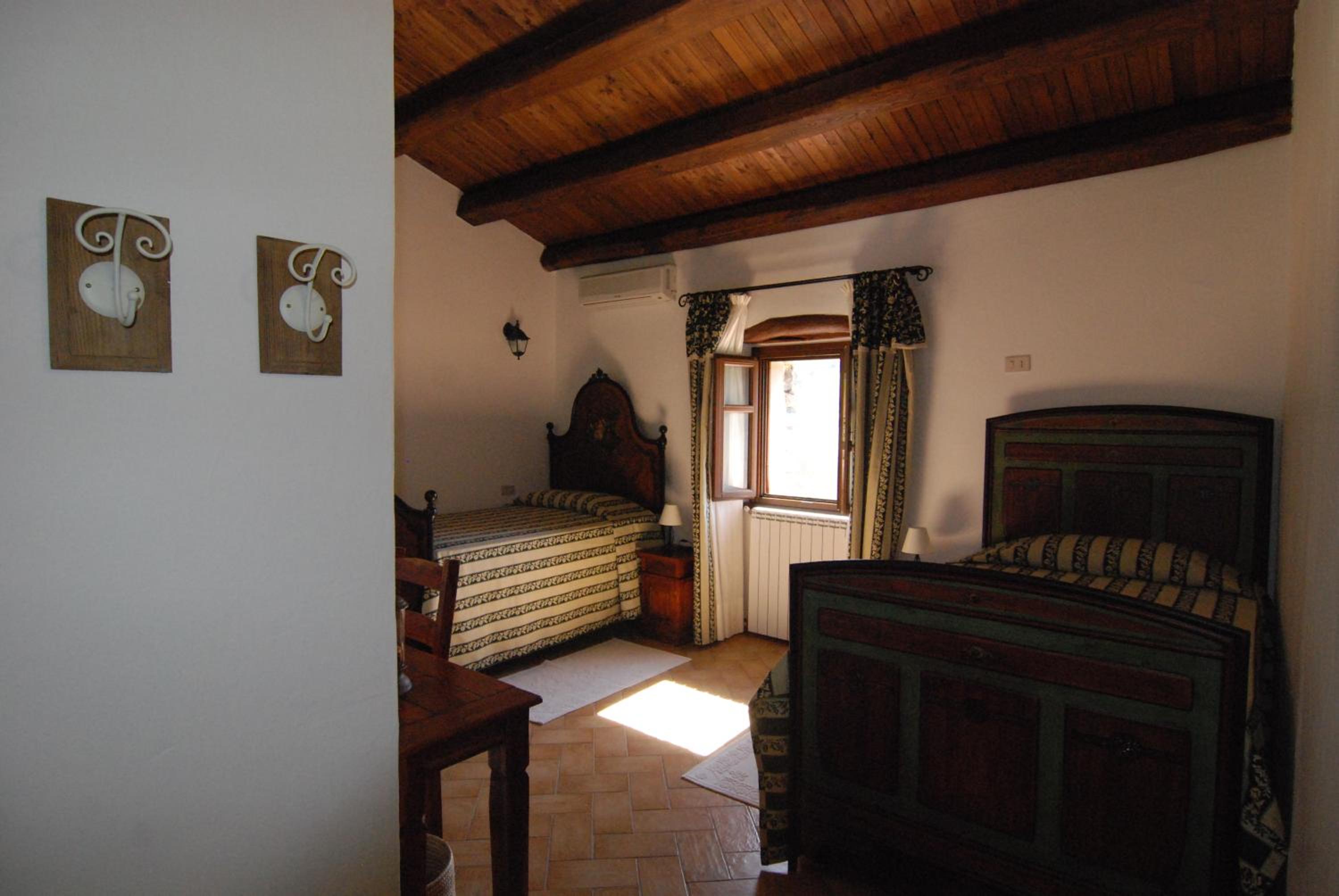 Deluxe Twin Room - Photo 6