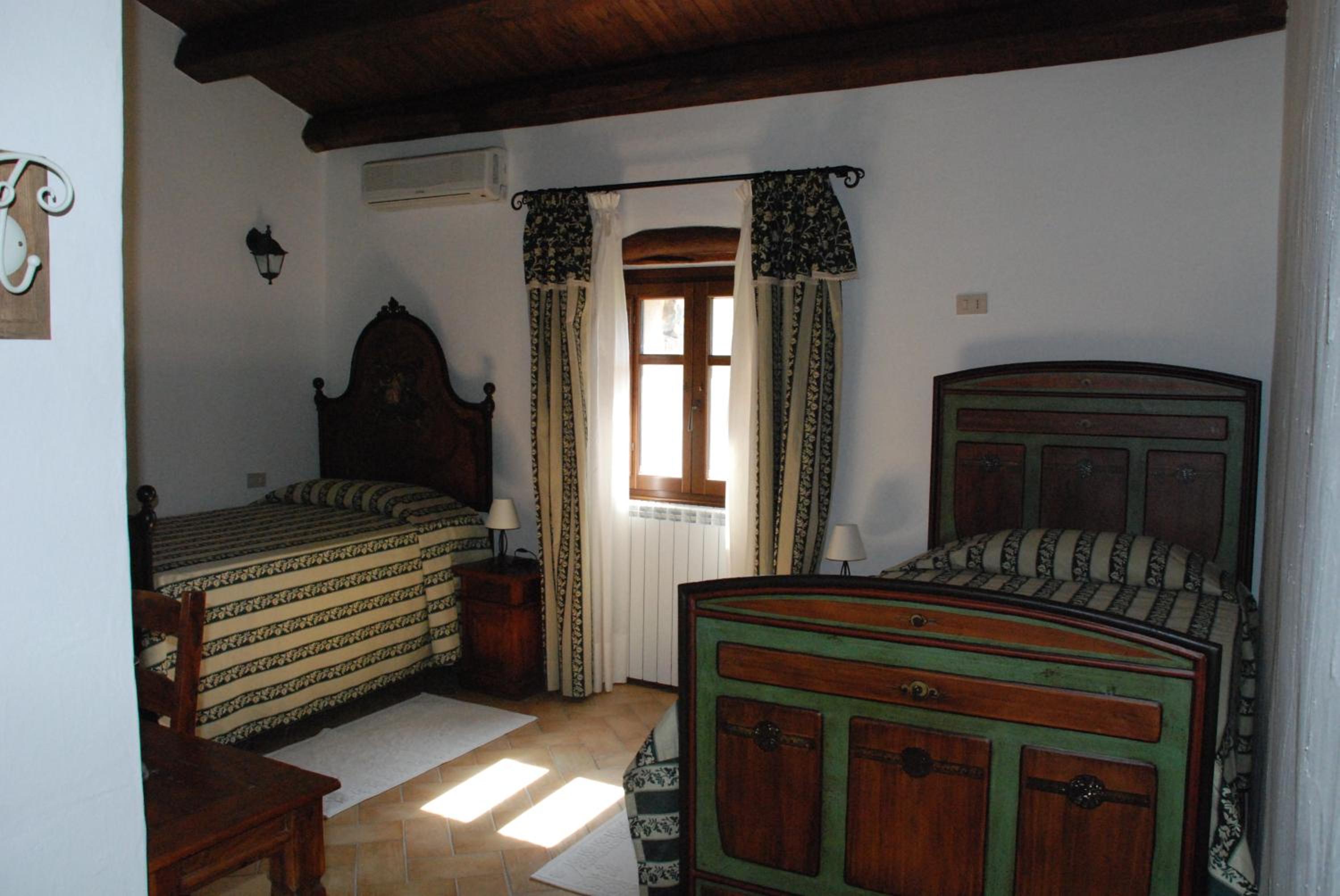 Deluxe Twin Room - Photo 13