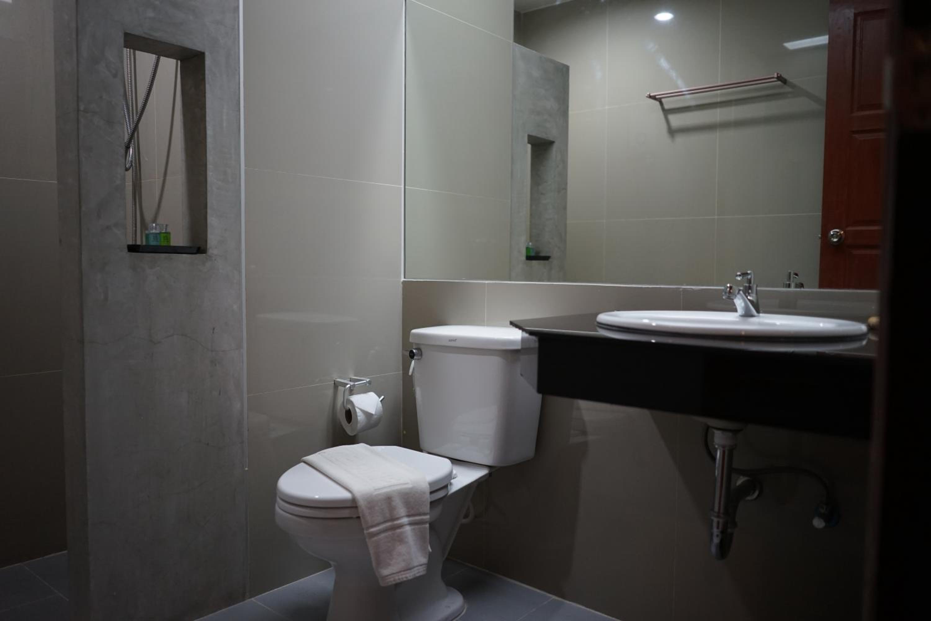 Standard Twin Room - Photo 4