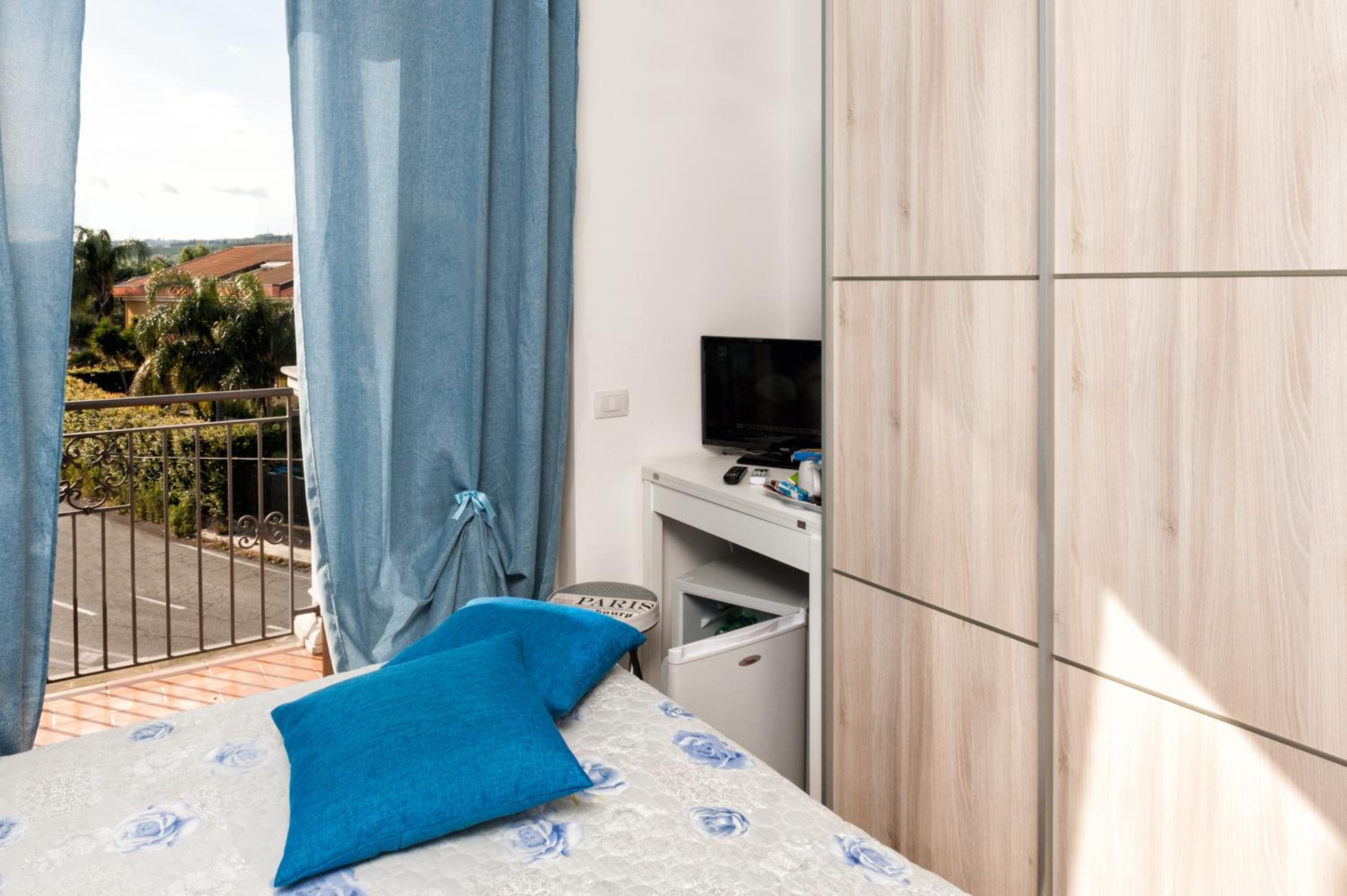 Double Or Twin Room With Mountain View photo 2